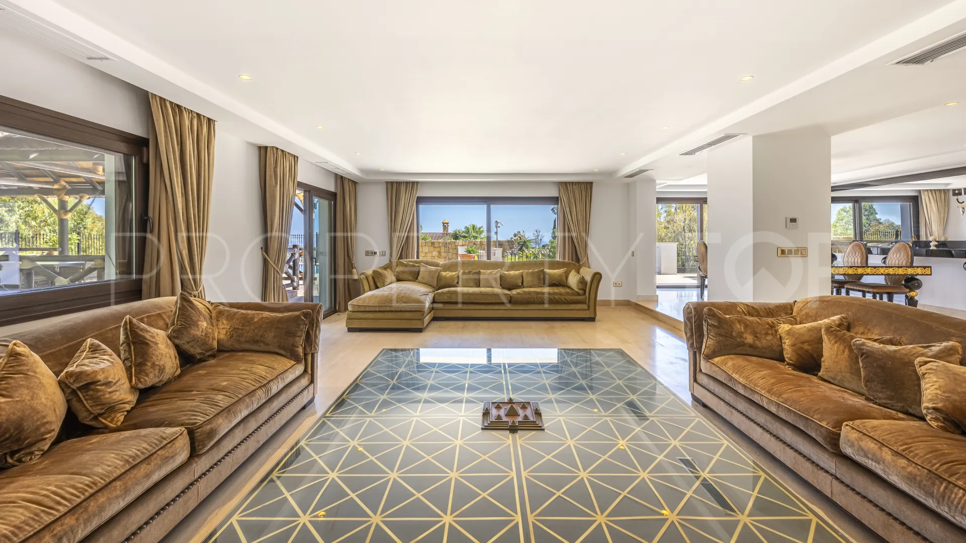 Villa for sale in El Herrojo with 7 bedrooms