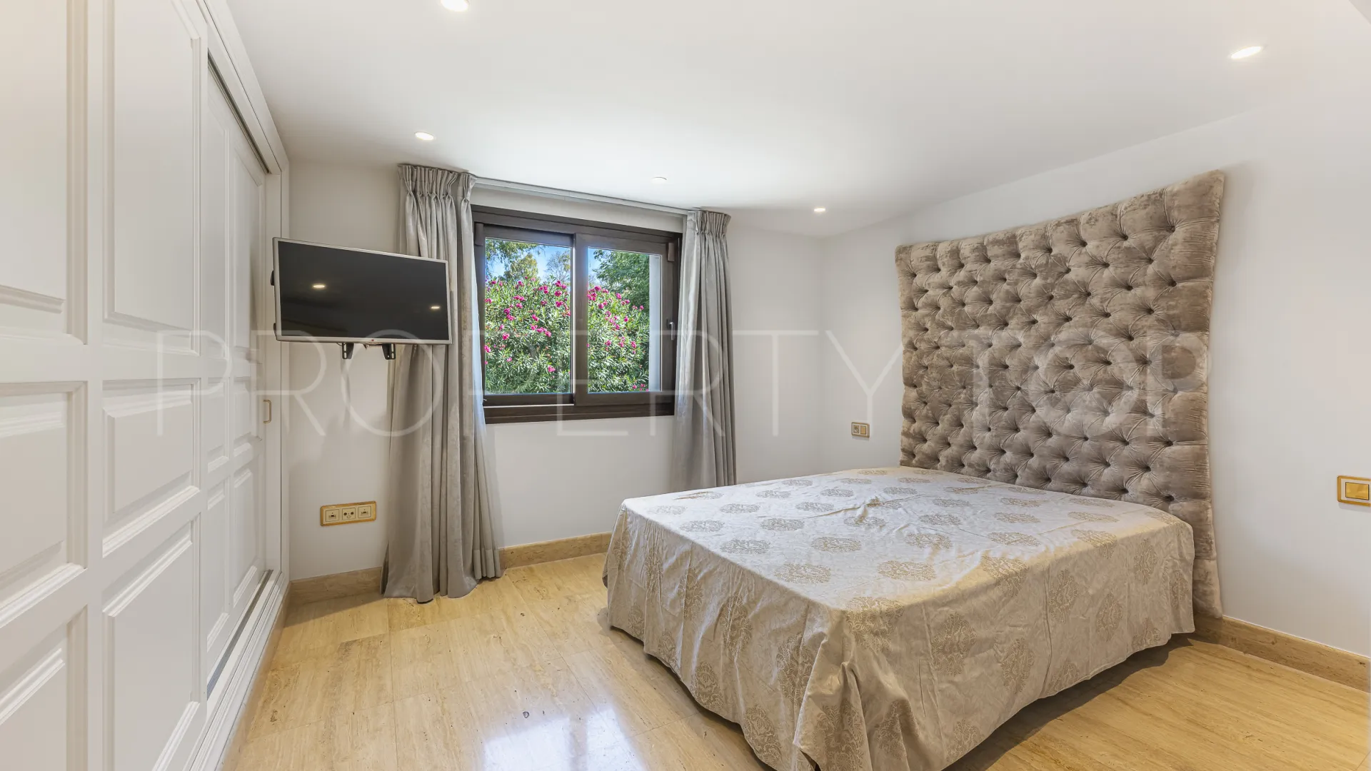 Villa for sale in El Herrojo with 7 bedrooms