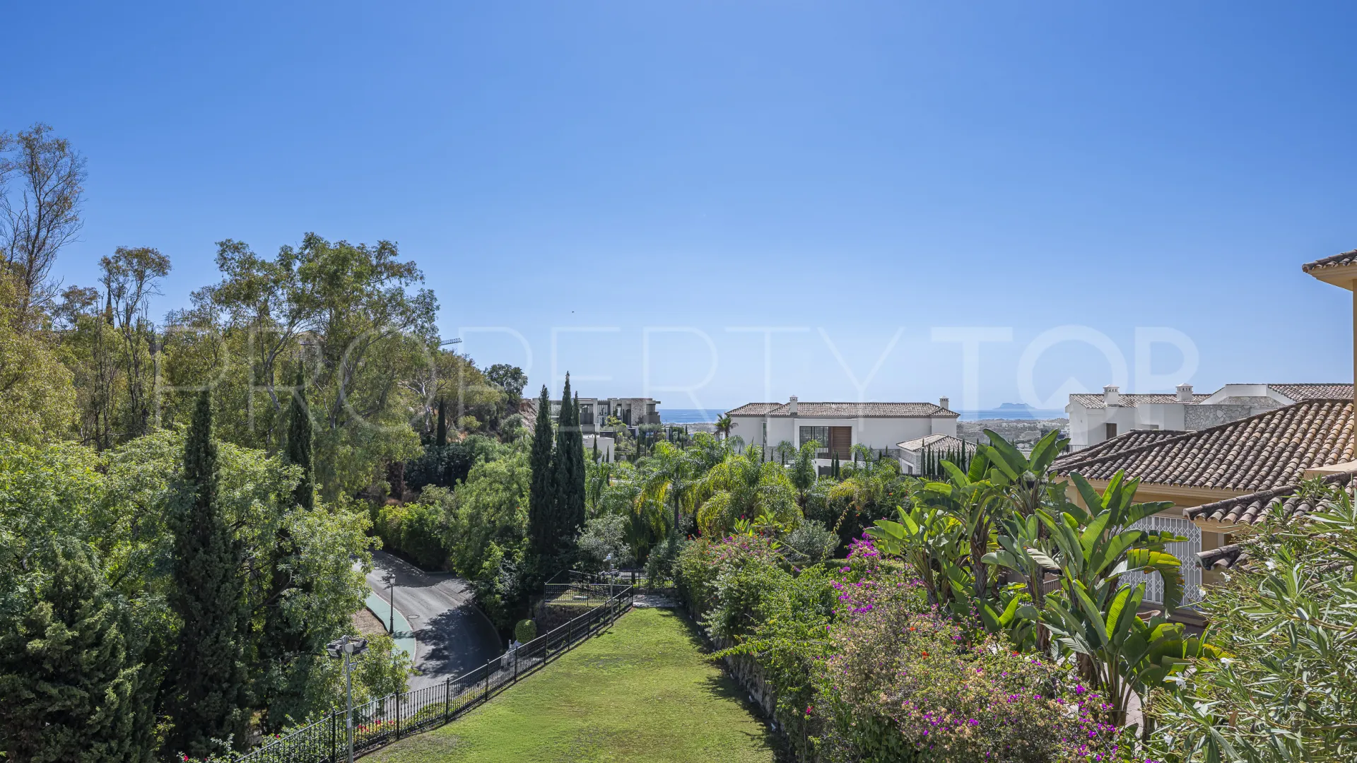 Villa for sale in El Herrojo with 7 bedrooms
