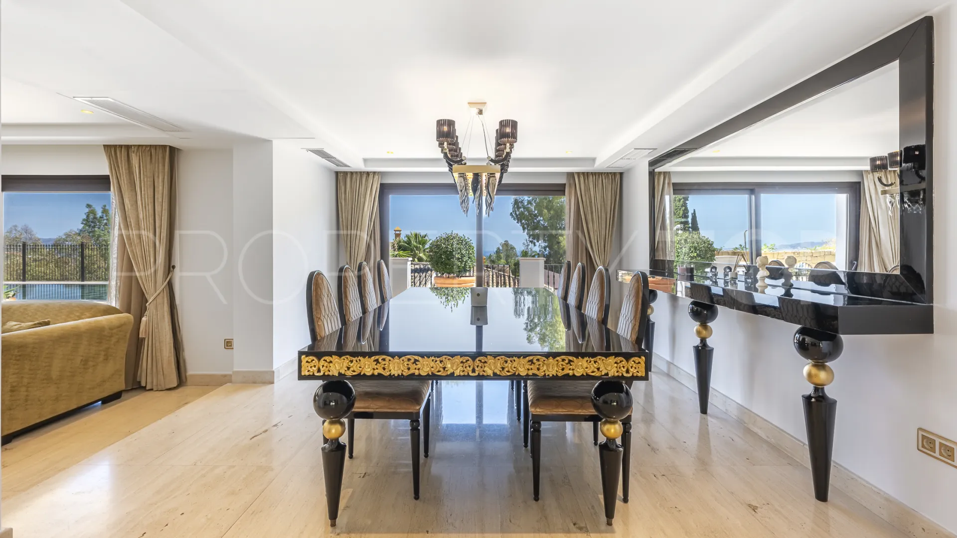 Villa for sale in El Herrojo with 7 bedrooms