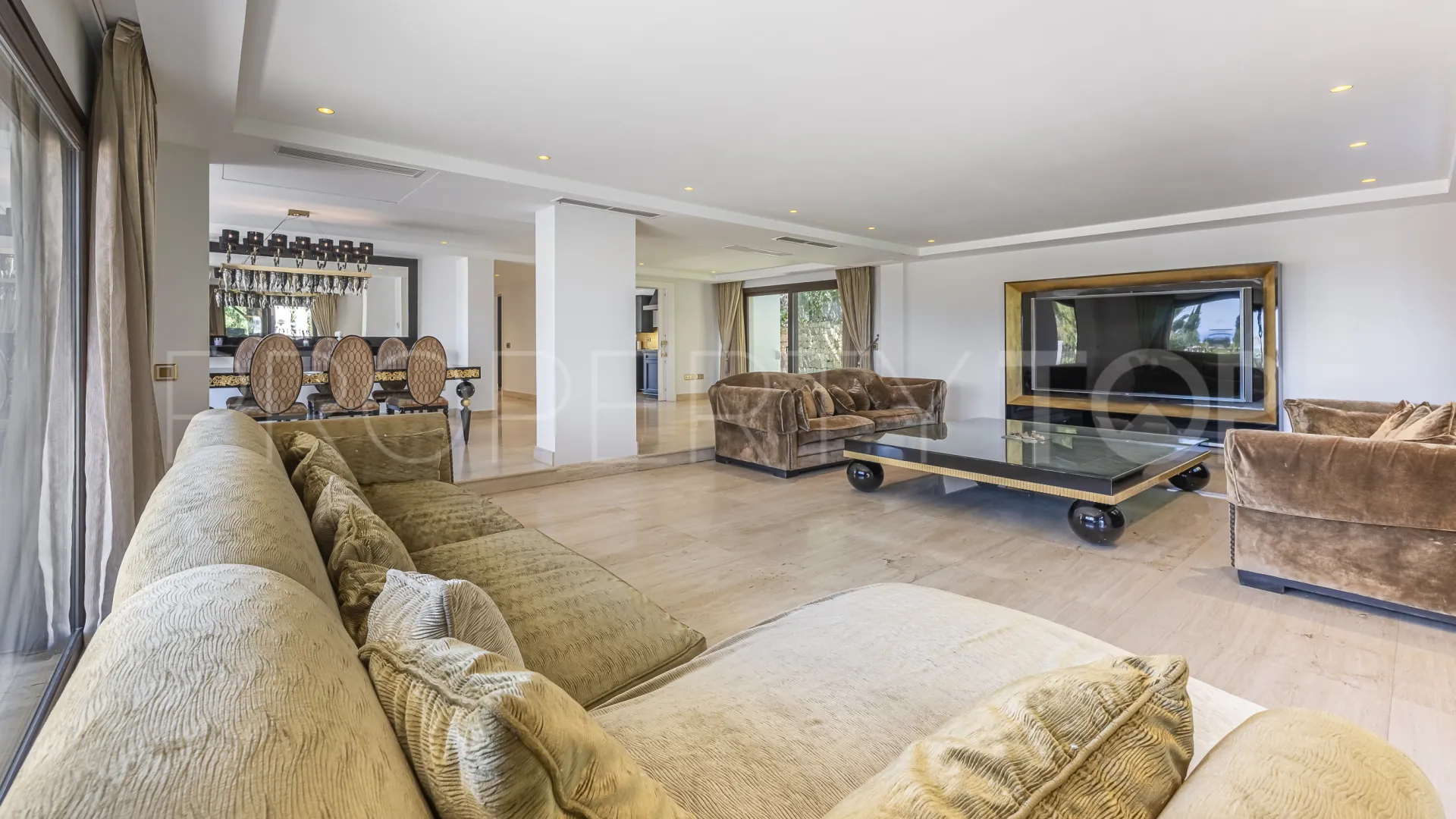 Villa for sale in El Herrojo with 7 bedrooms
