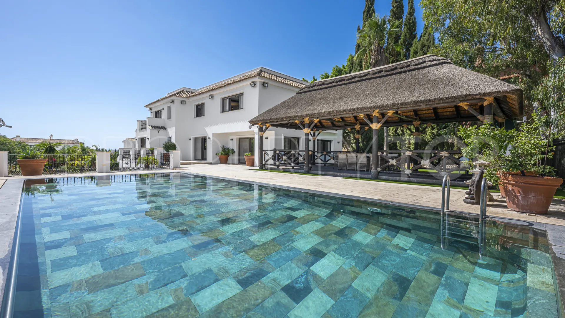 Villa for sale in El Herrojo with 7 bedrooms