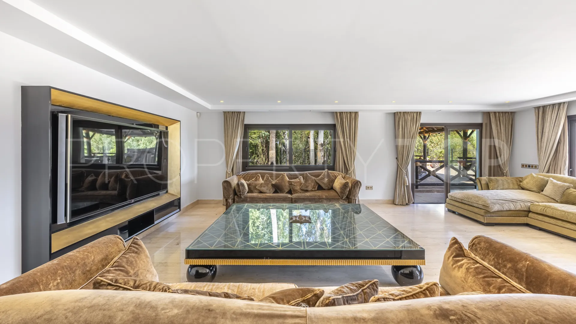 Villa for sale in El Herrojo with 7 bedrooms