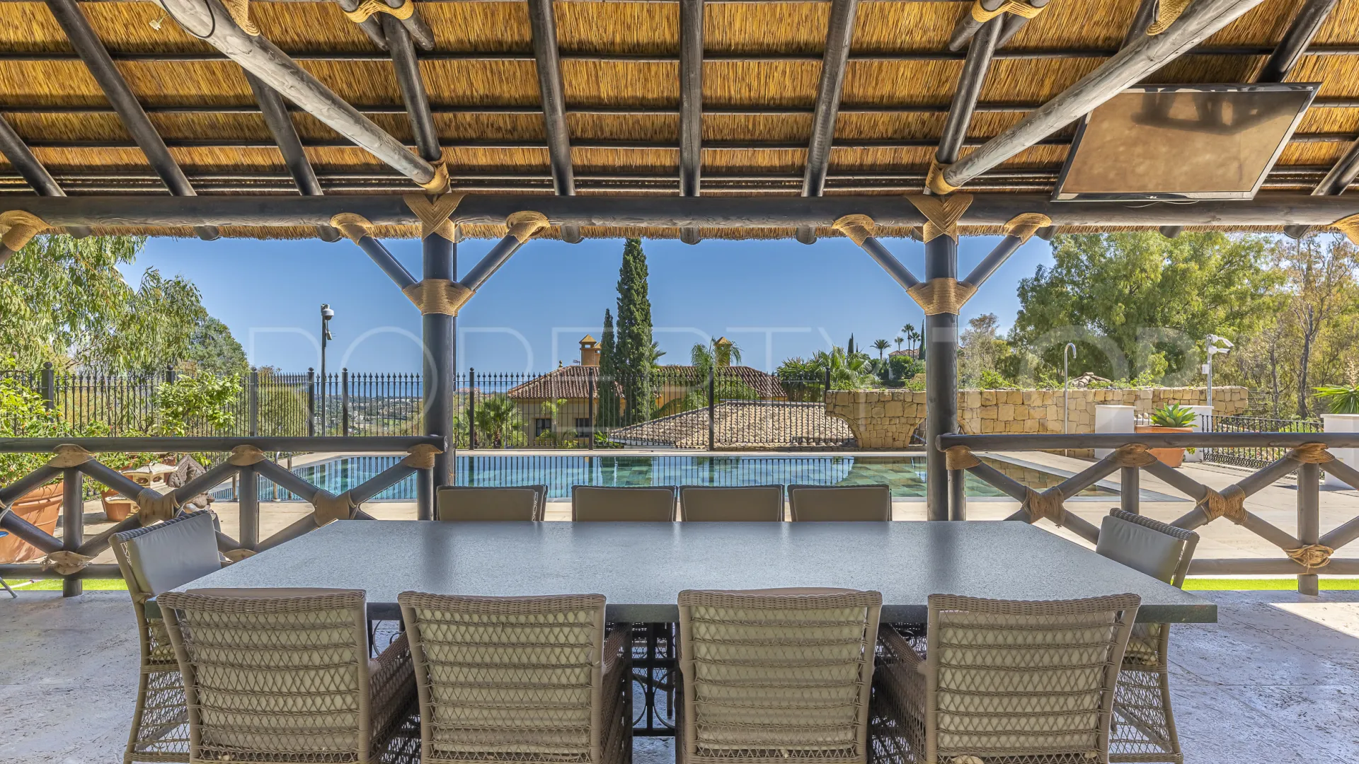 Villa for sale in El Herrojo with 7 bedrooms