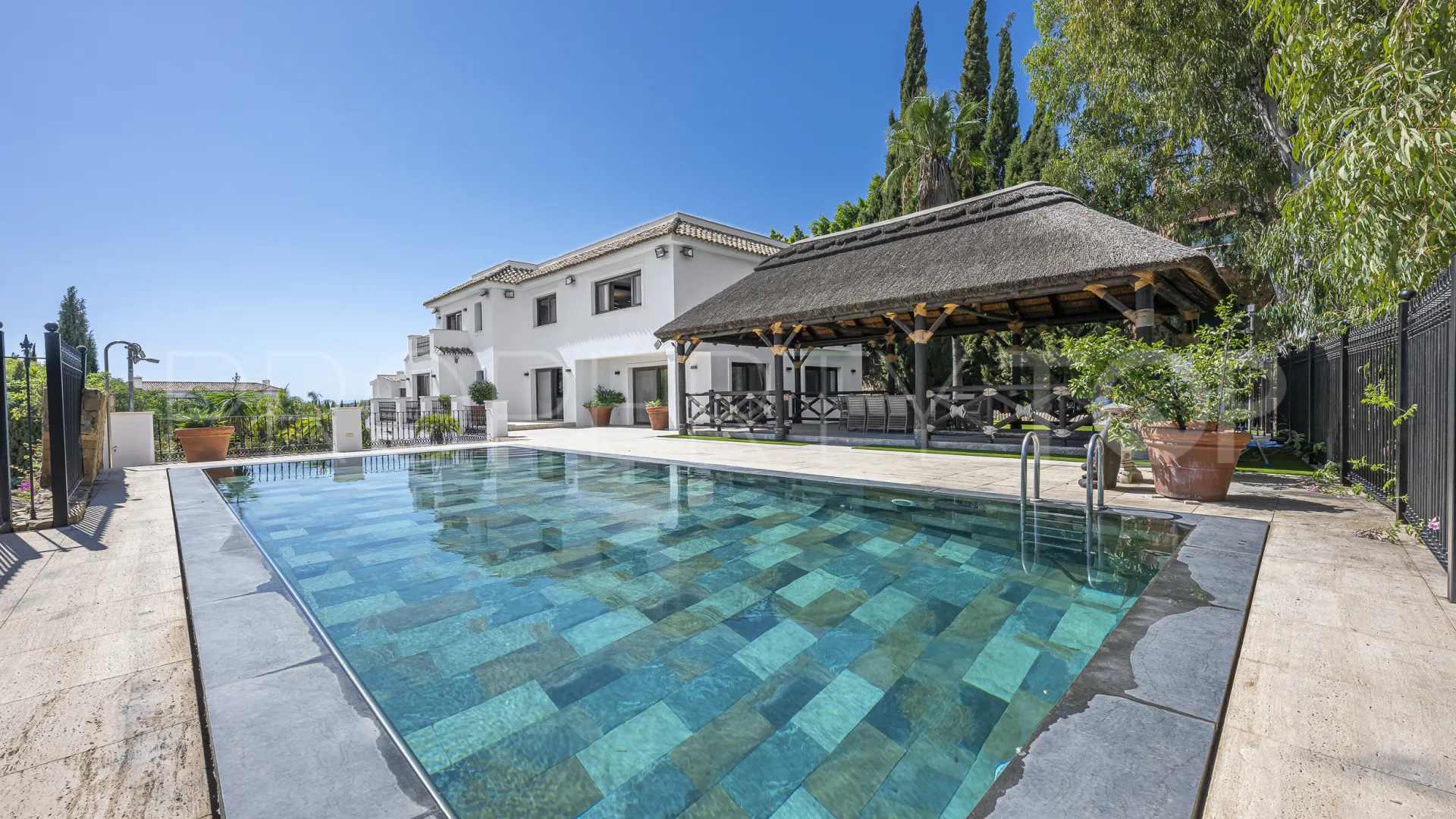 Villa for sale in El Herrojo with 7 bedrooms