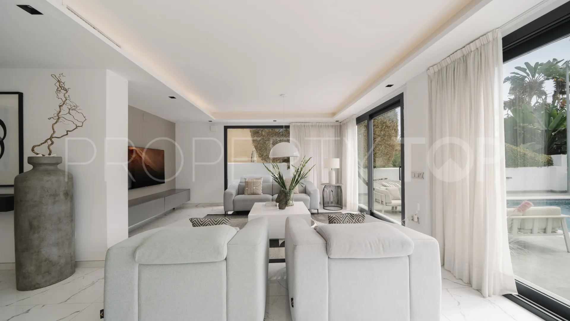 Villa en venta en Nueva Andalucia