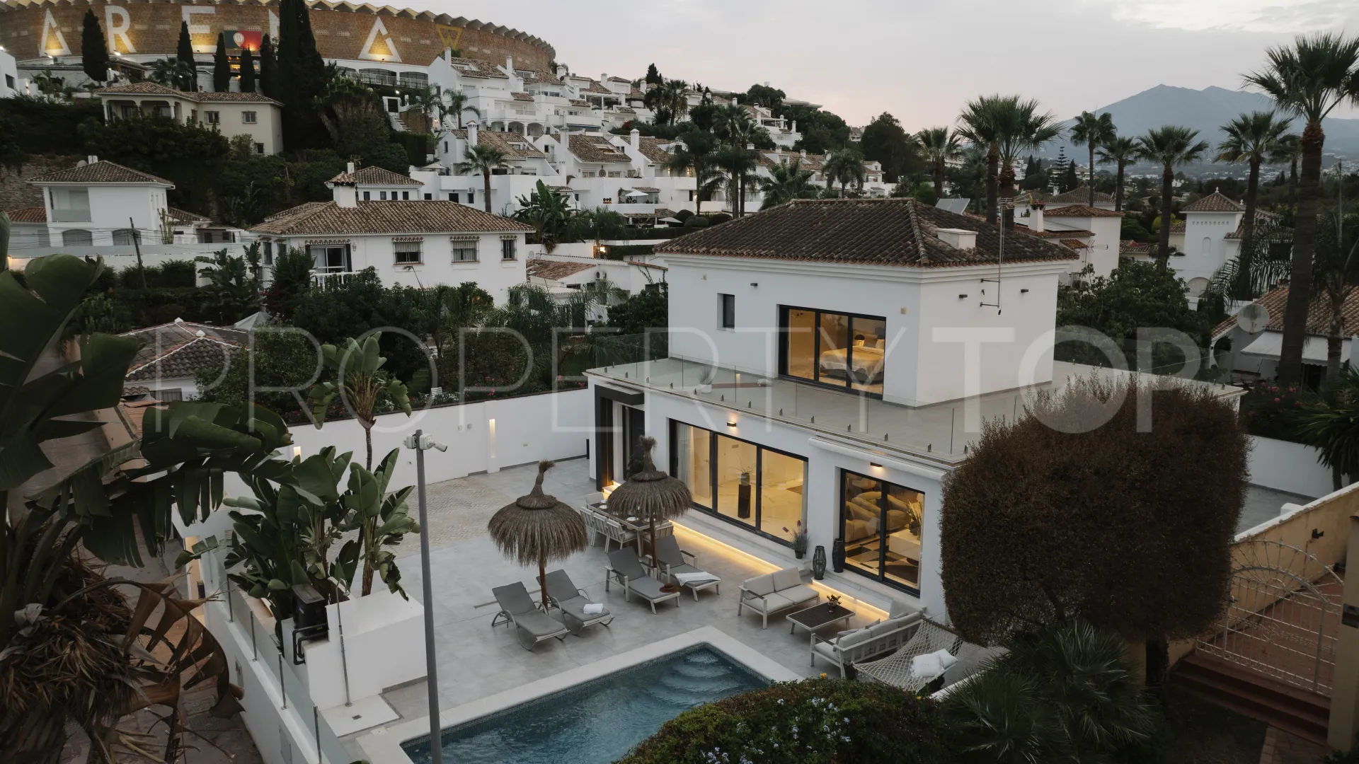 Villa en venta en Nueva Andalucia