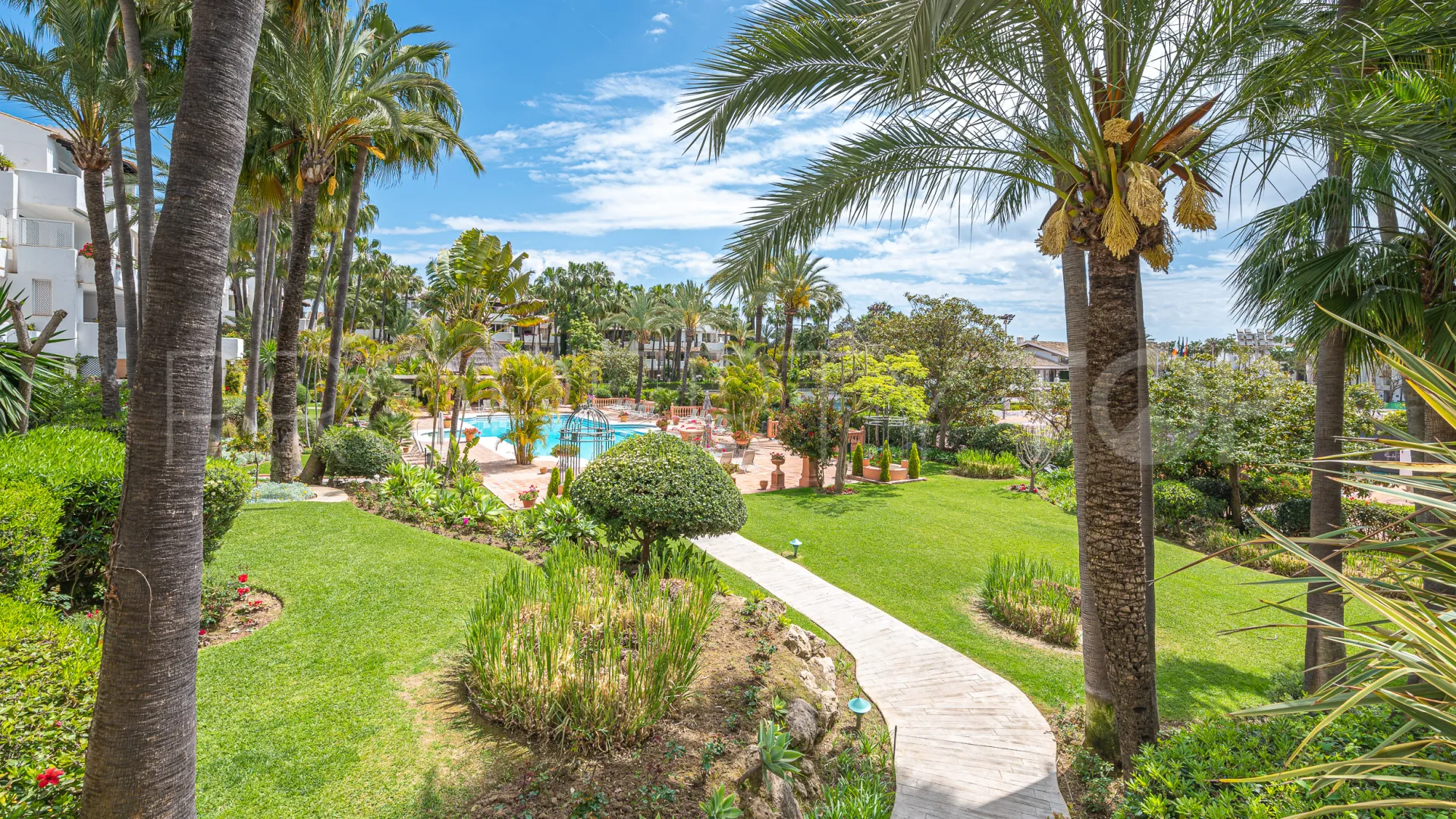 Marina Puente Romano 3 bedrooms apartment for sale