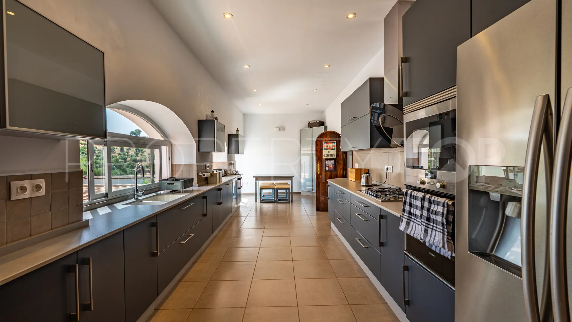 Hacienda de 19 dormitorios en venta en Montoro