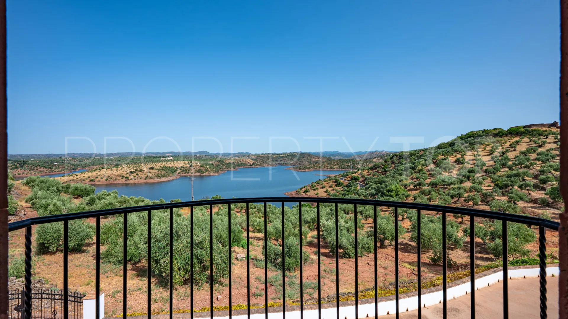 Hacienda de 19 dormitorios en venta en Montoro