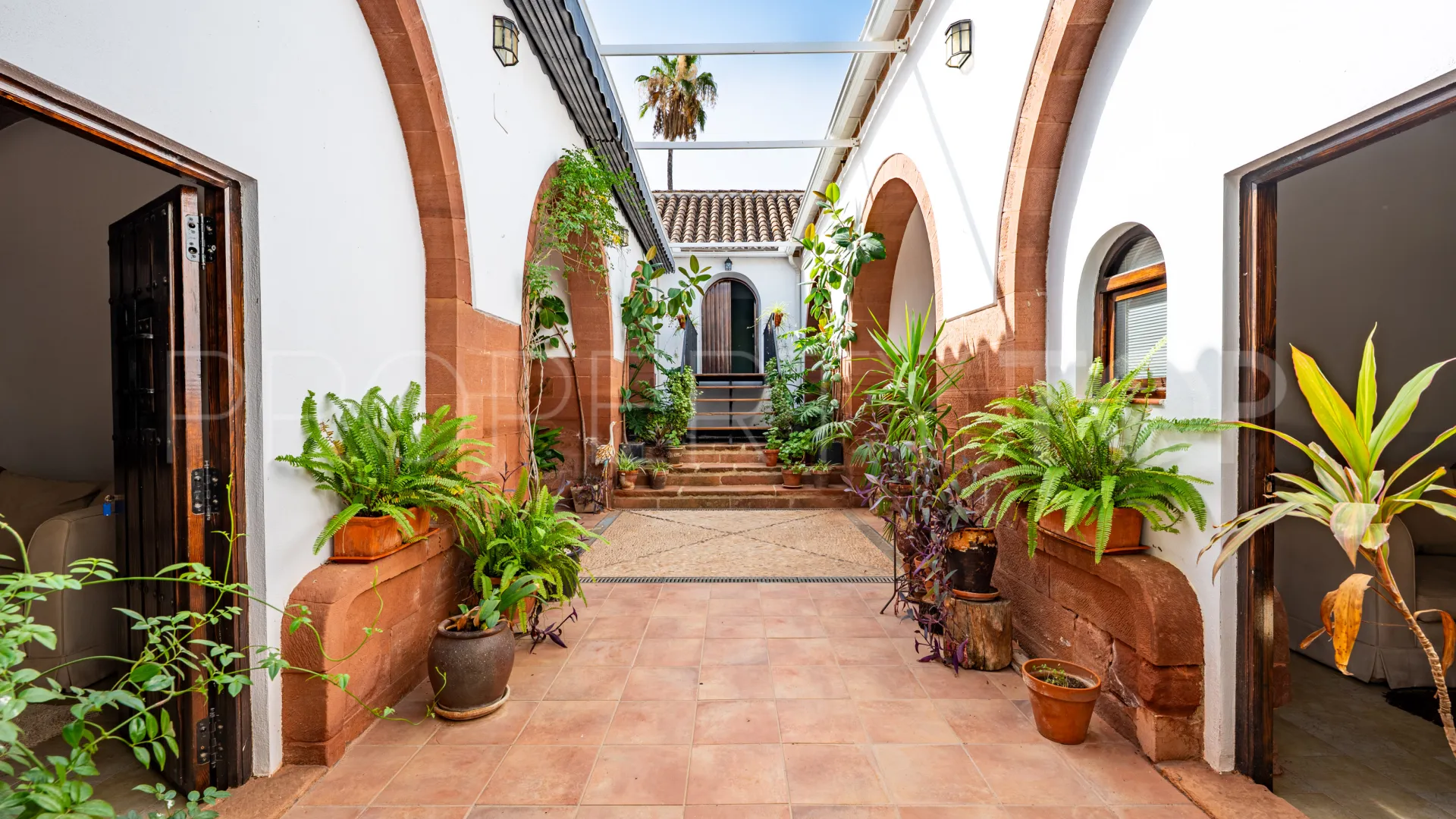 Hacienda de 19 dormitorios en venta en Montoro