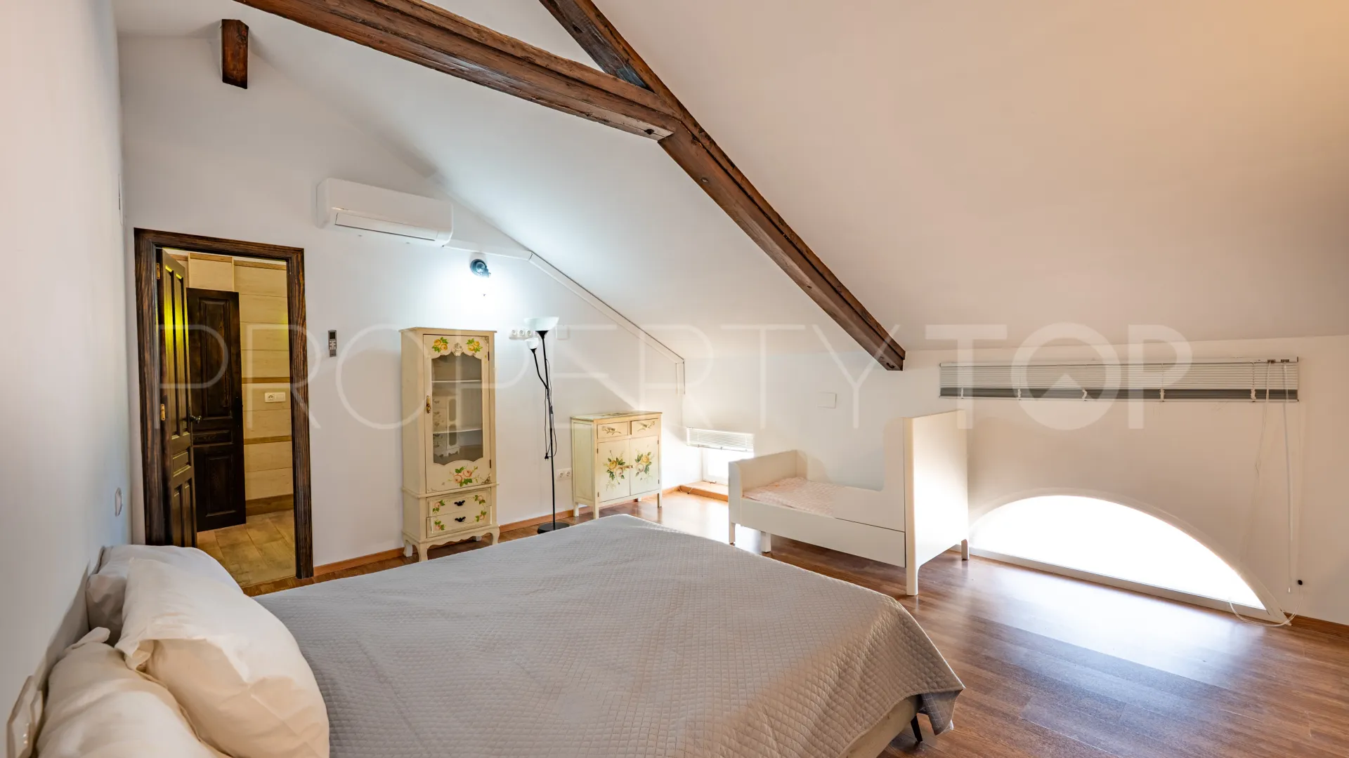 Hacienda de 19 dormitorios en venta en Montoro