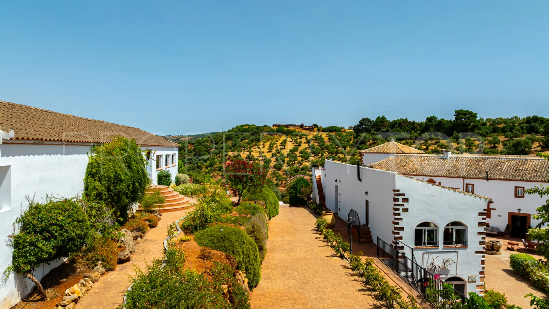 Hacienda de 19 dormitorios en venta en Montoro