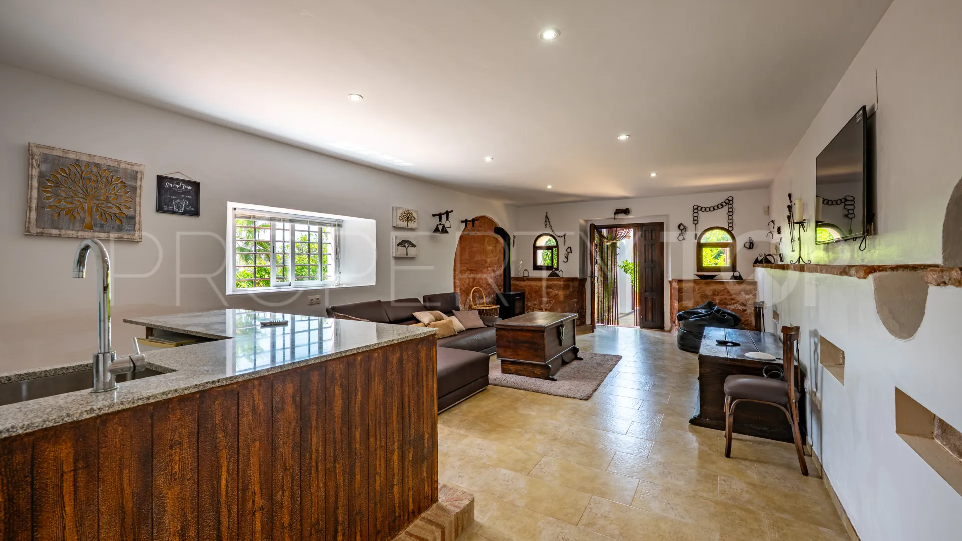 Hacienda de 19 dormitorios en venta en Montoro