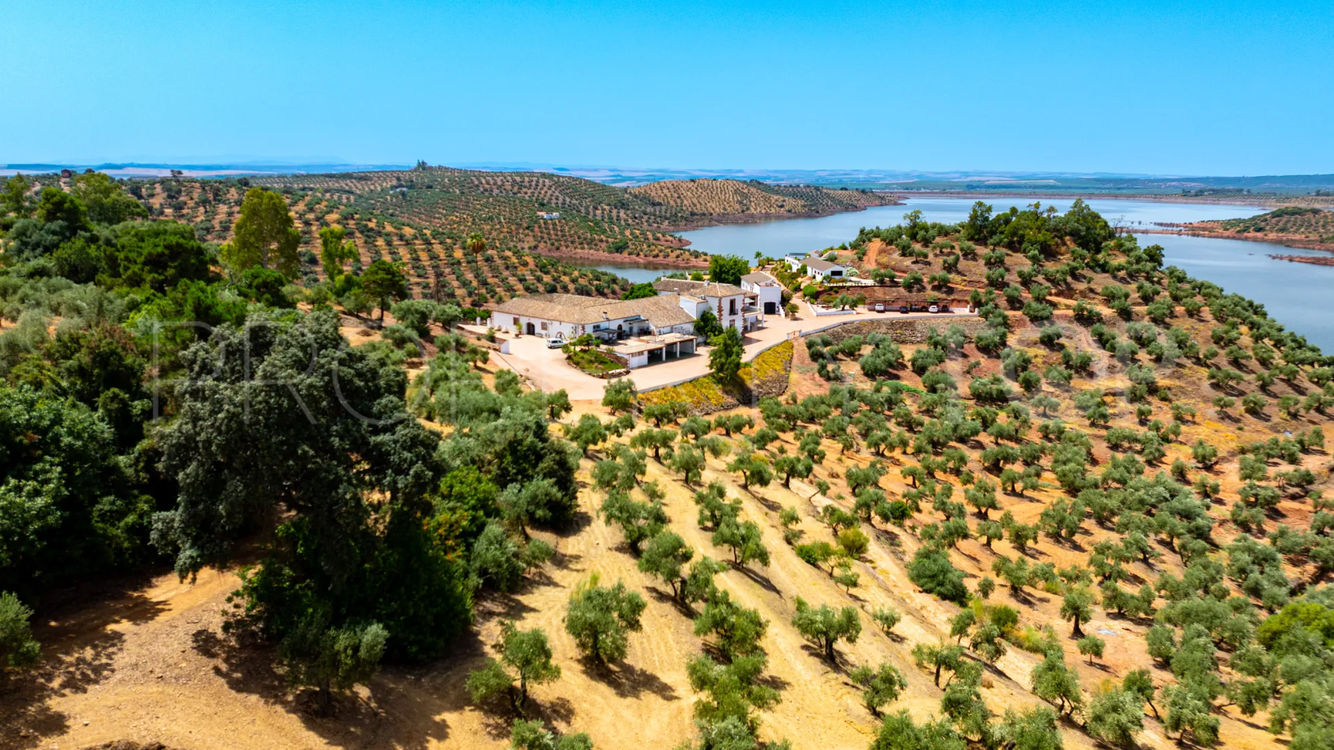 Hacienda de 19 dormitorios en venta en Montoro