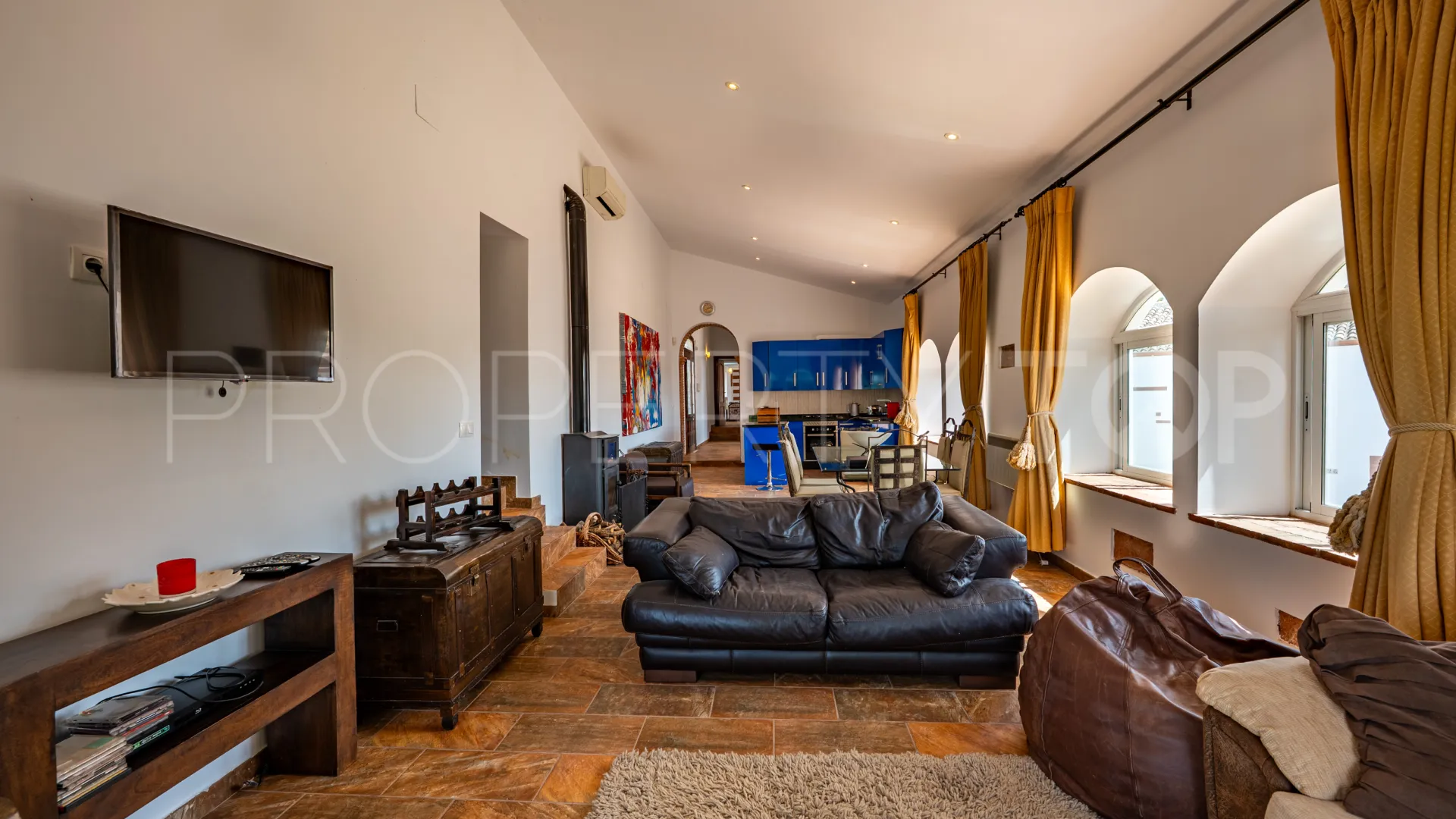 Hacienda de 19 dormitorios en venta en Montoro