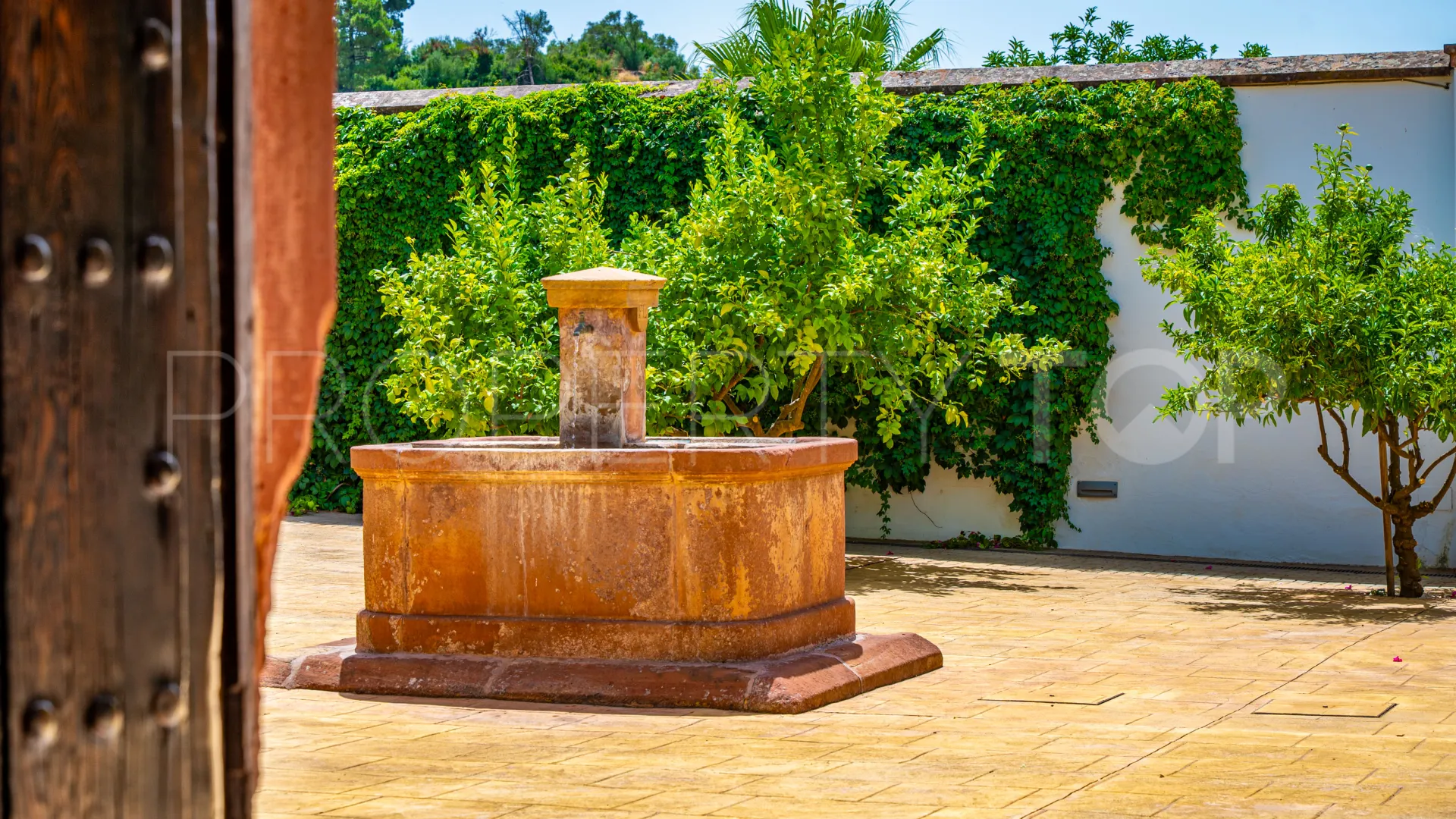Hacienda de 19 dormitorios en venta en Montoro