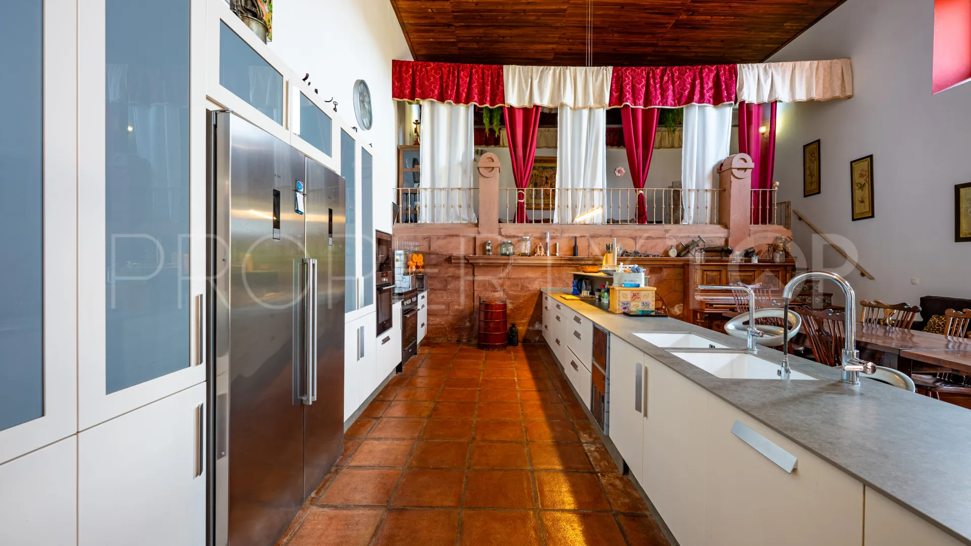 Hacienda de 19 dormitorios en venta en Montoro