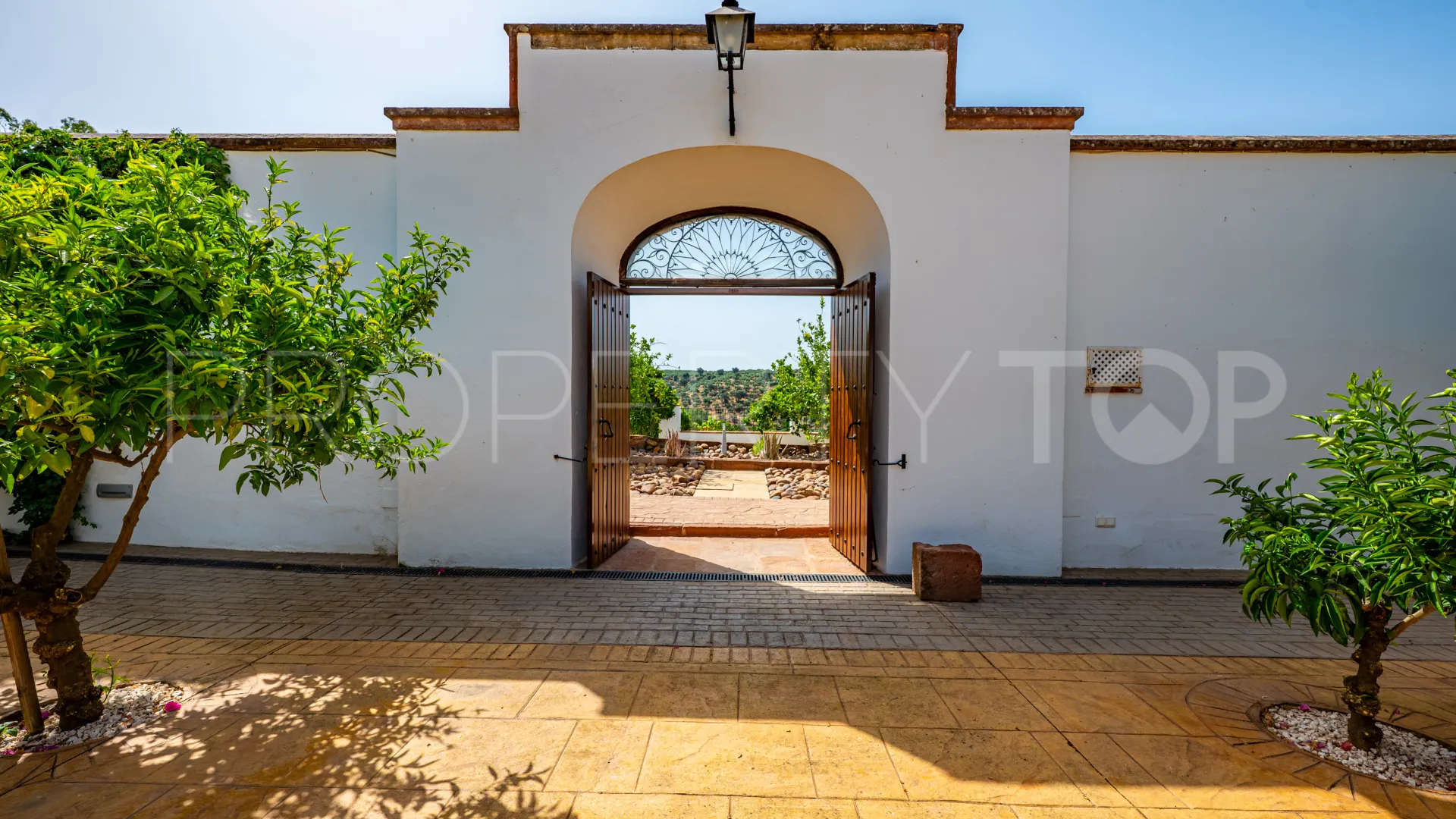 Hacienda de 19 dormitorios en venta en Montoro