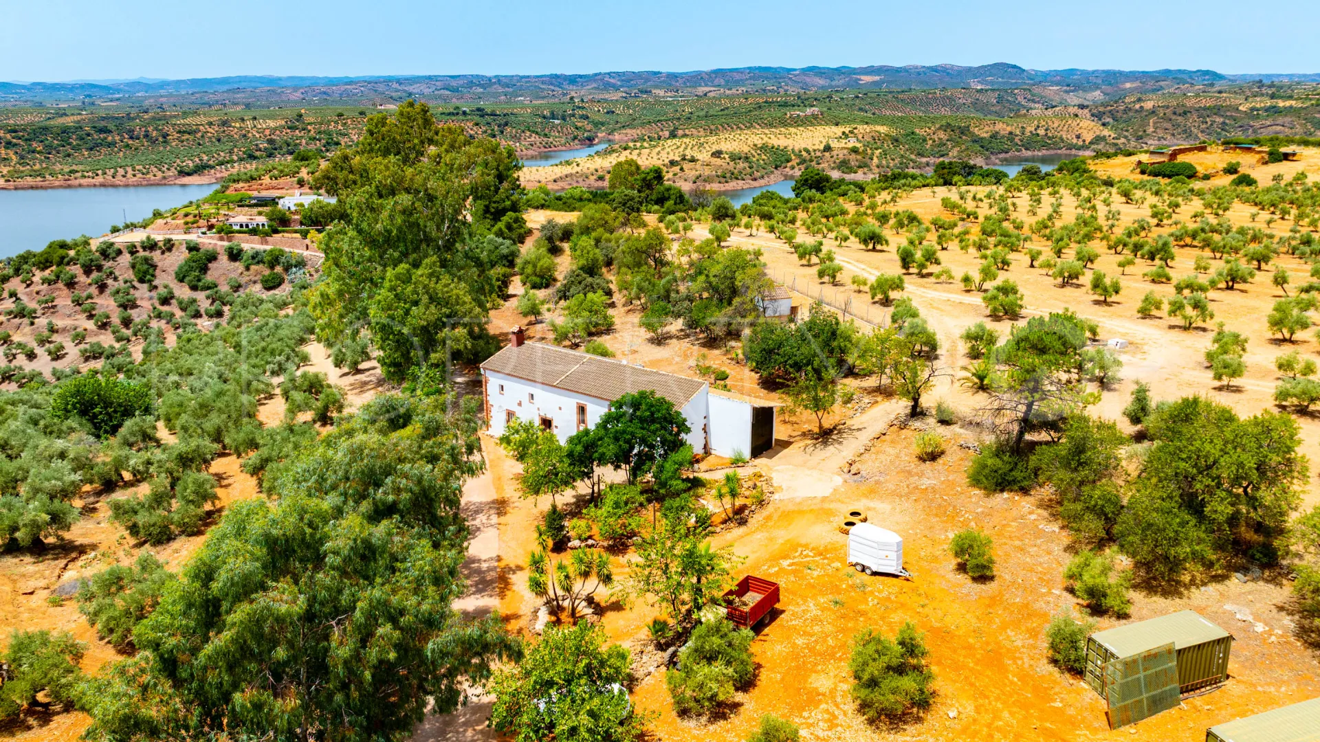 Hacienda de 19 dormitorios en venta en Montoro