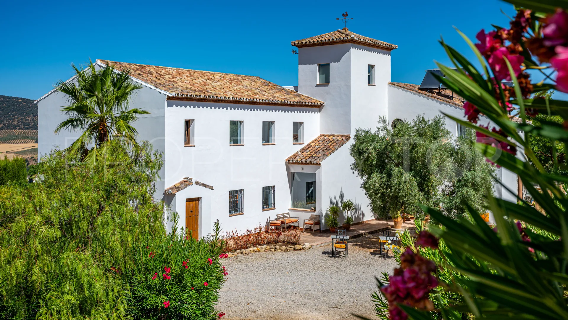 Buy country house in Ronda with 8 bedrooms
