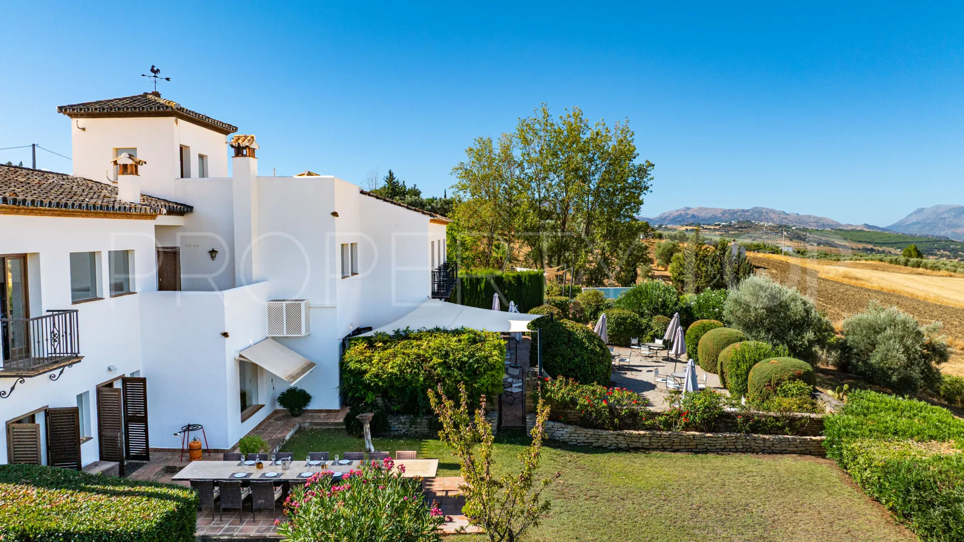 Buy country house in Ronda with 8 bedrooms