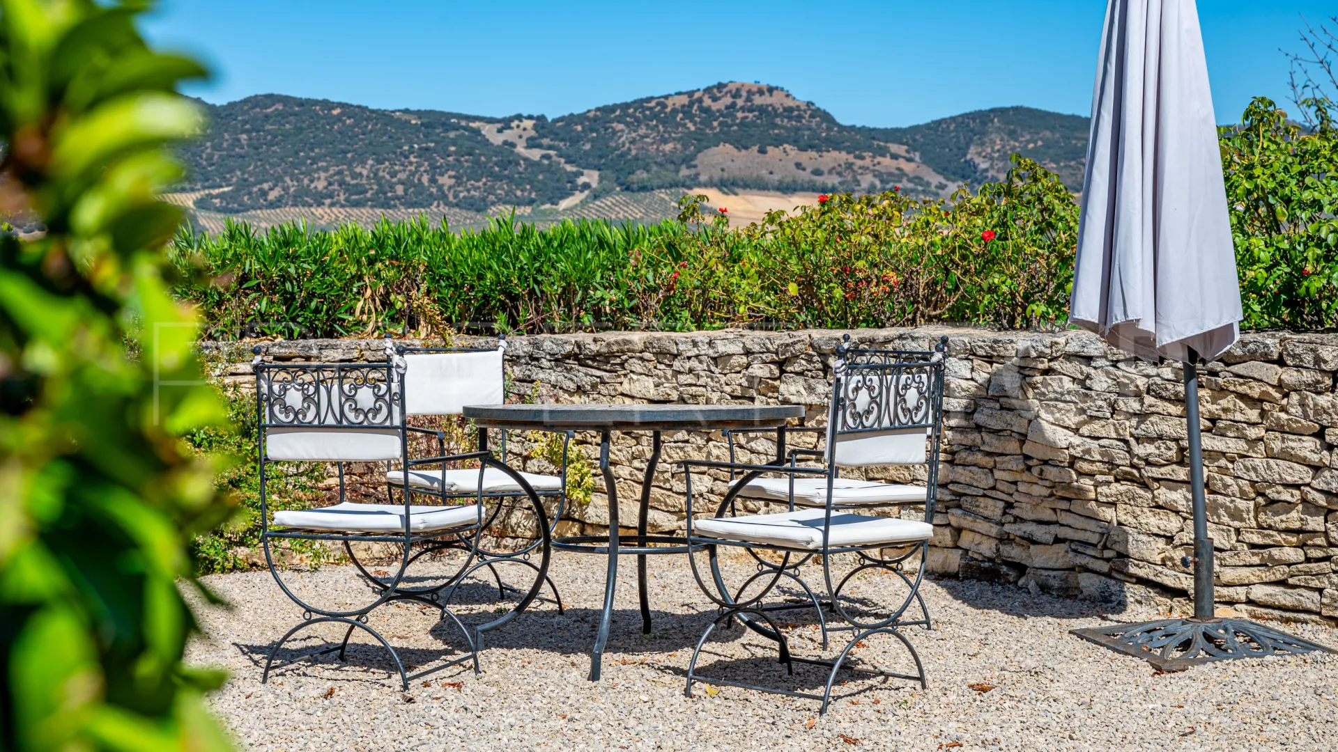 Buy country house in Ronda with 8 bedrooms