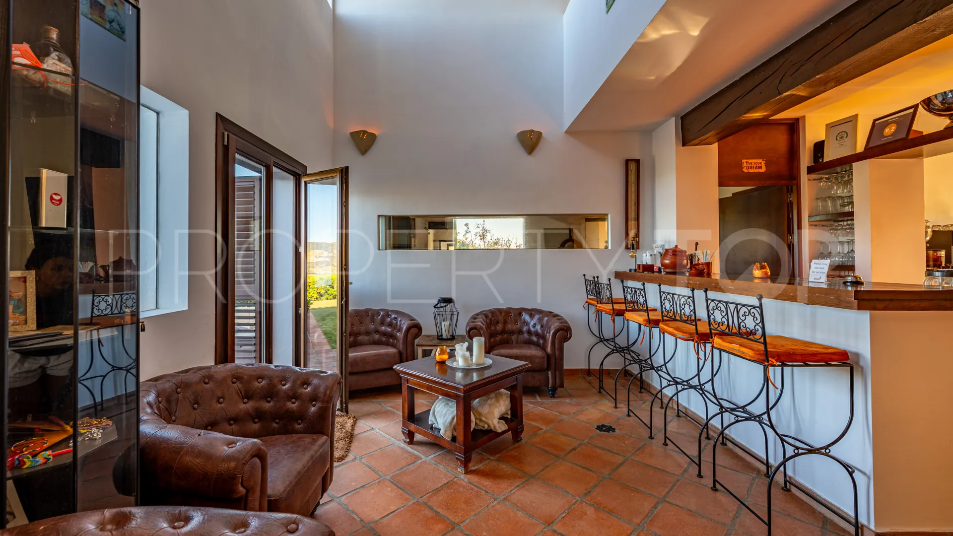 Buy country house in Ronda with 8 bedrooms