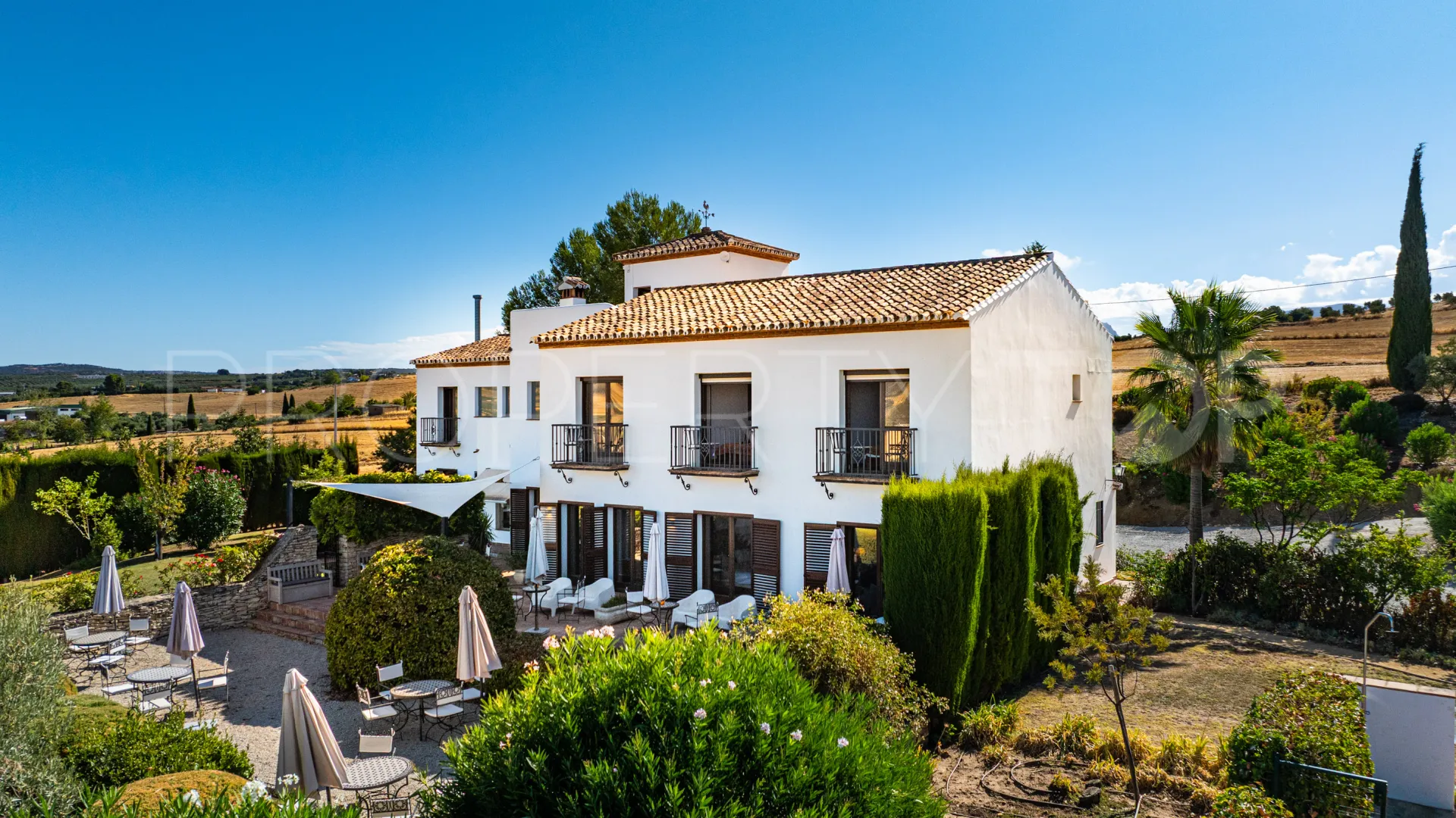 Buy country house in Ronda with 8 bedrooms