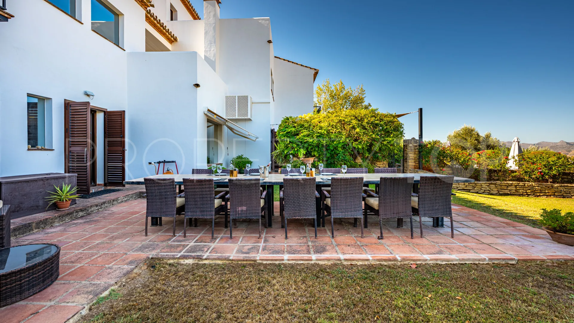 Buy country house in Ronda with 8 bedrooms
