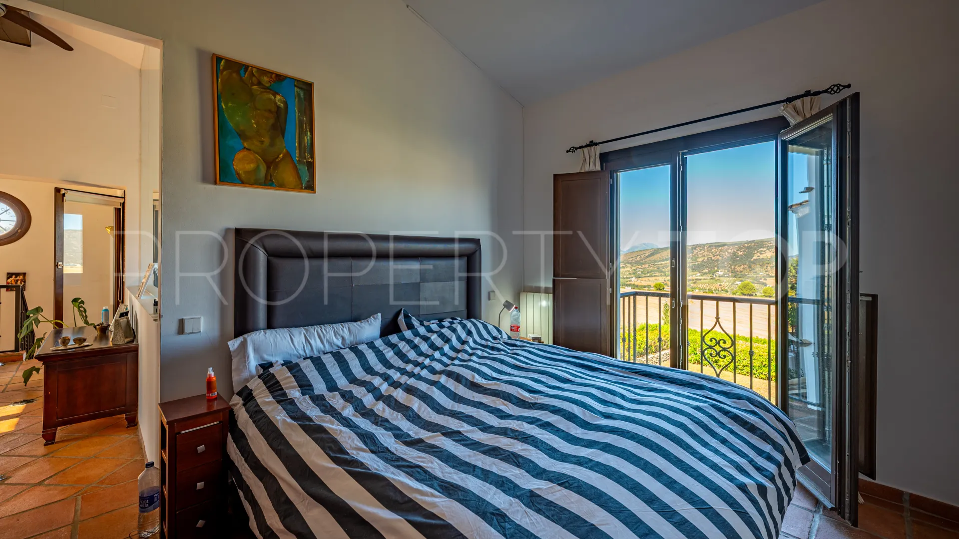 Buy country house in Ronda with 8 bedrooms