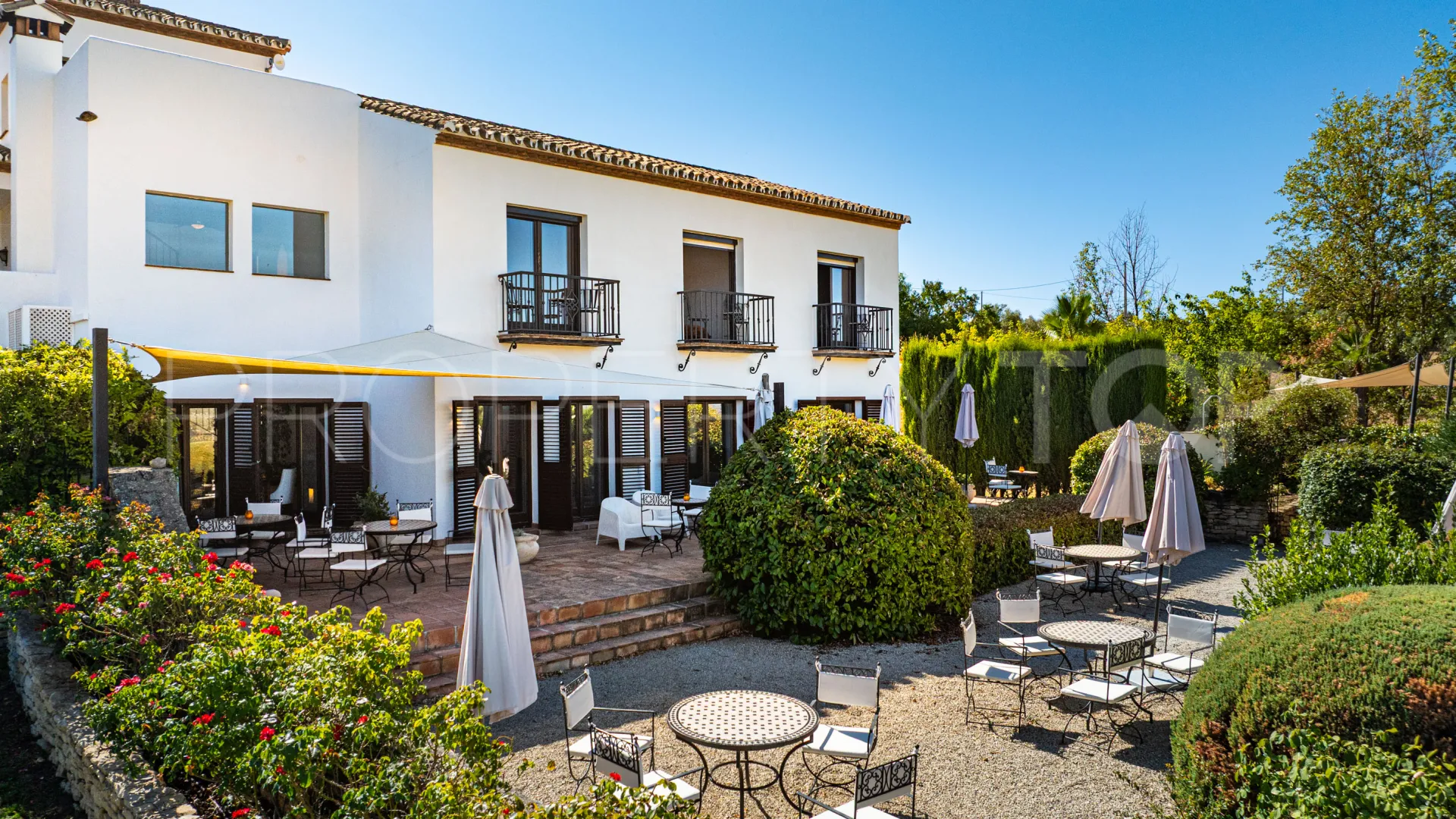 Buy country house in Ronda with 8 bedrooms