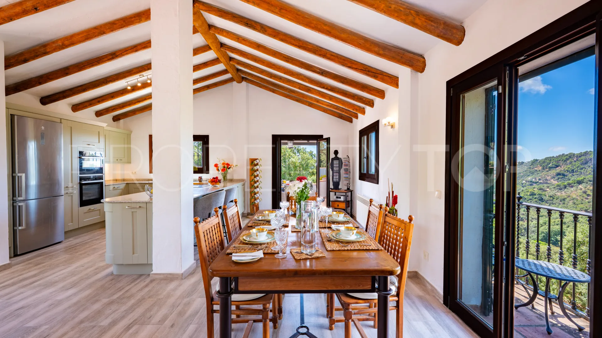 Casares country house for sale