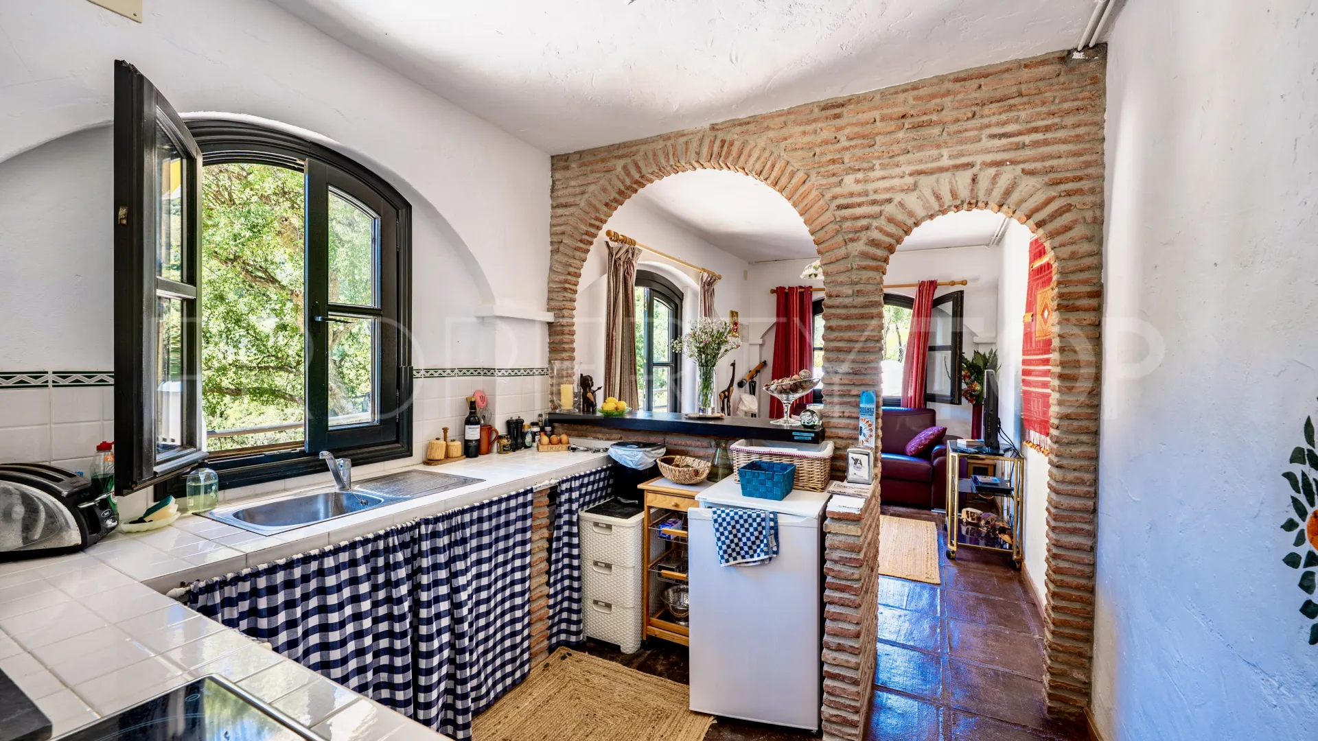Casares country house for sale