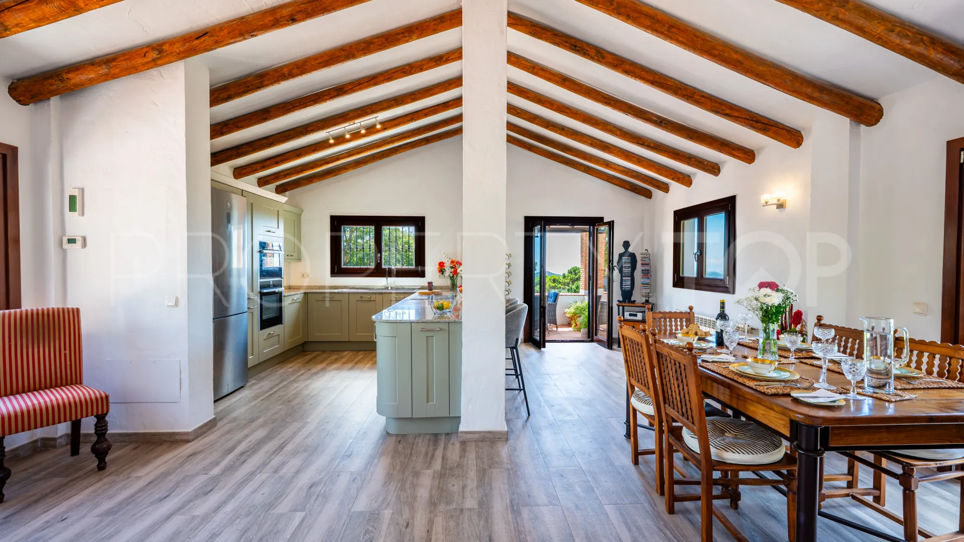Casares country house for sale