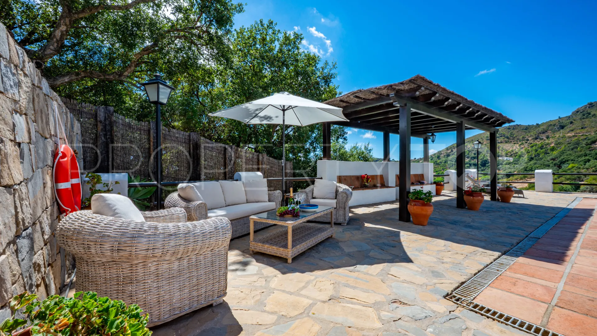 Casares country house for sale