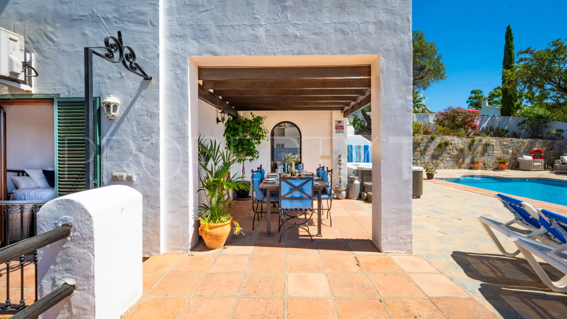 Casares country house for sale