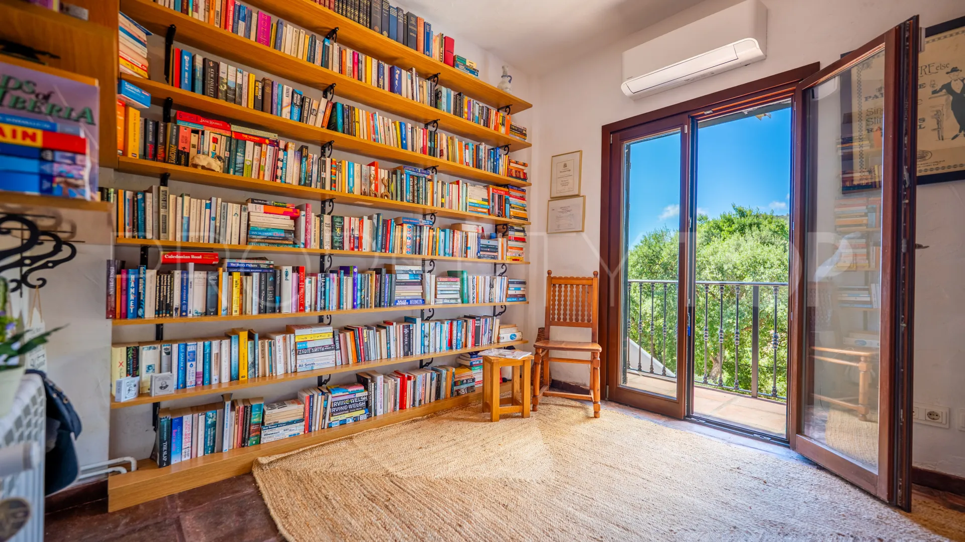 Casares country house for sale