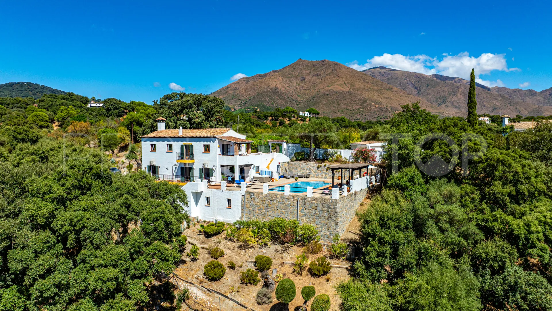 Casares country house for sale