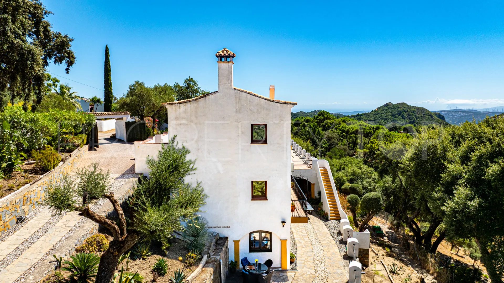 Casares country house for sale