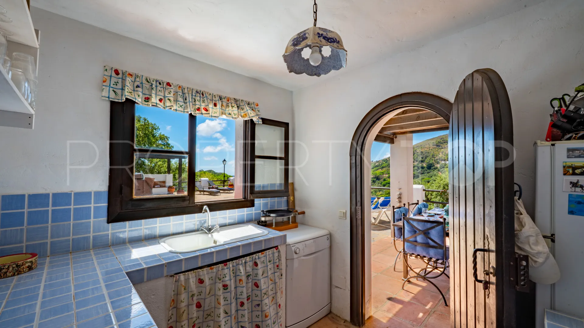 Casares country house for sale
