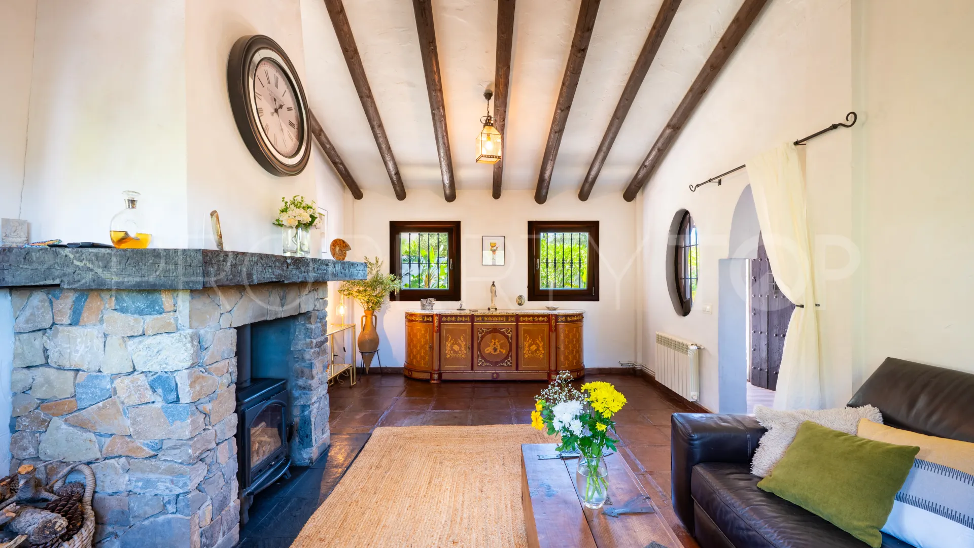 Casares country house for sale