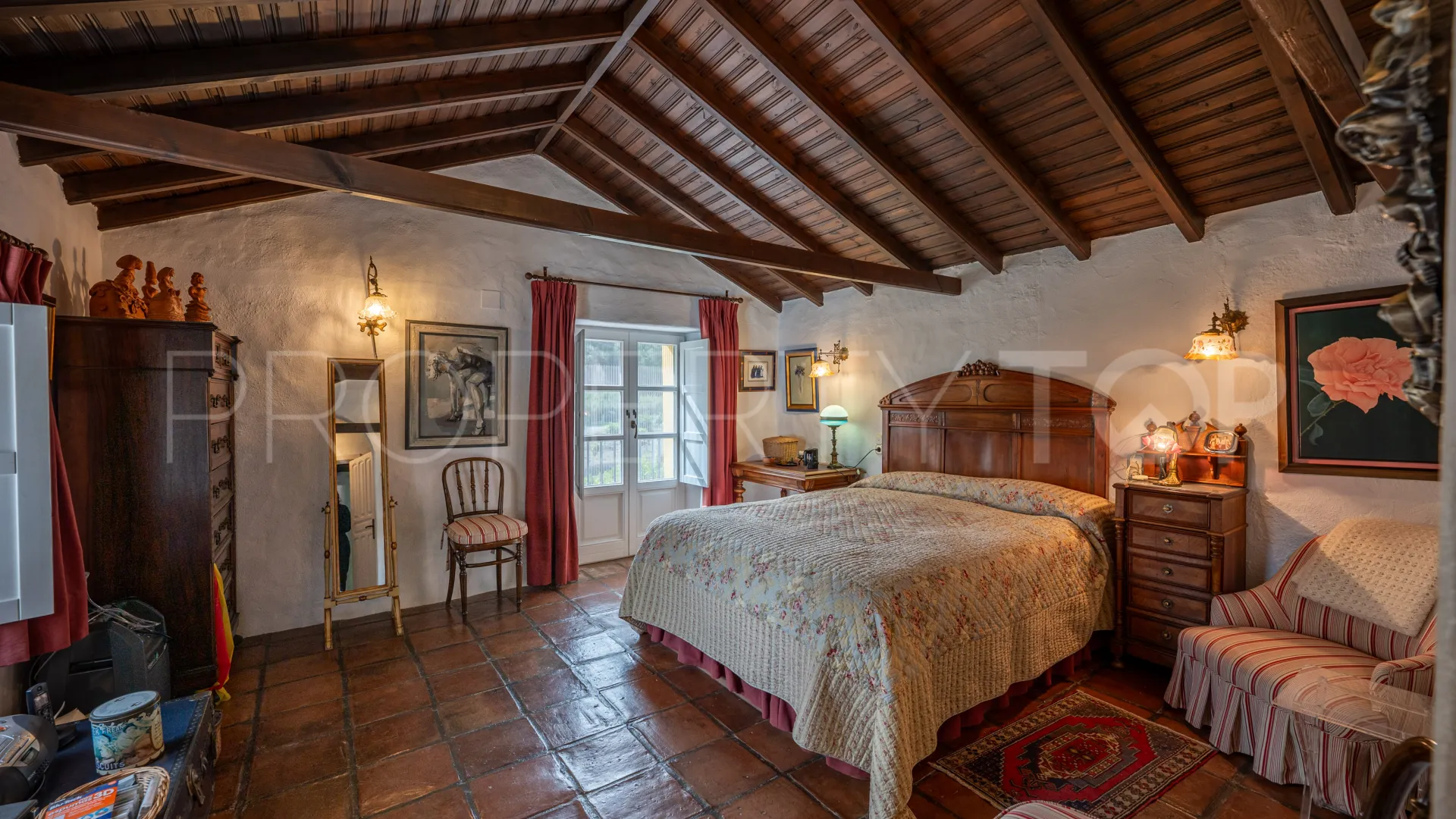 Comprar cortijo de 8 dormitorios en Gaucin