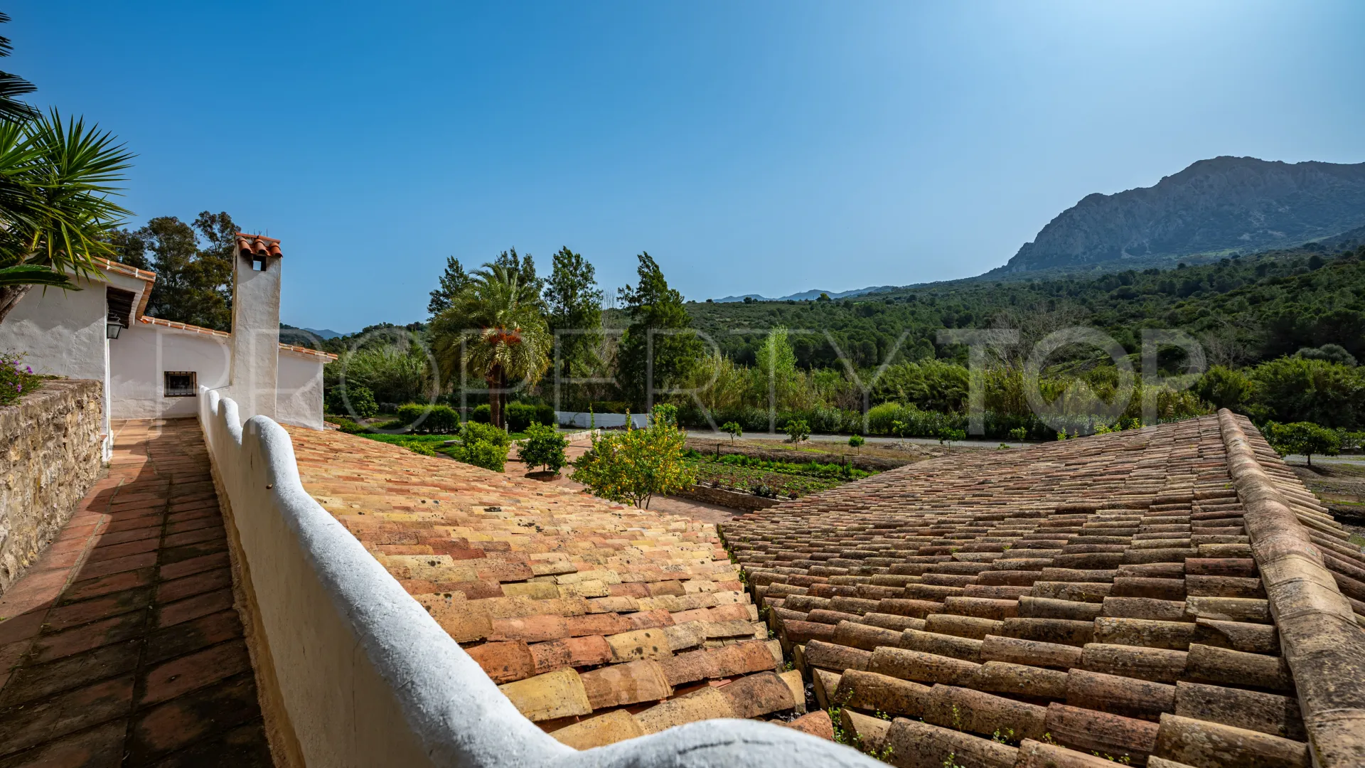 Comprar cortijo de 8 dormitorios en Gaucin