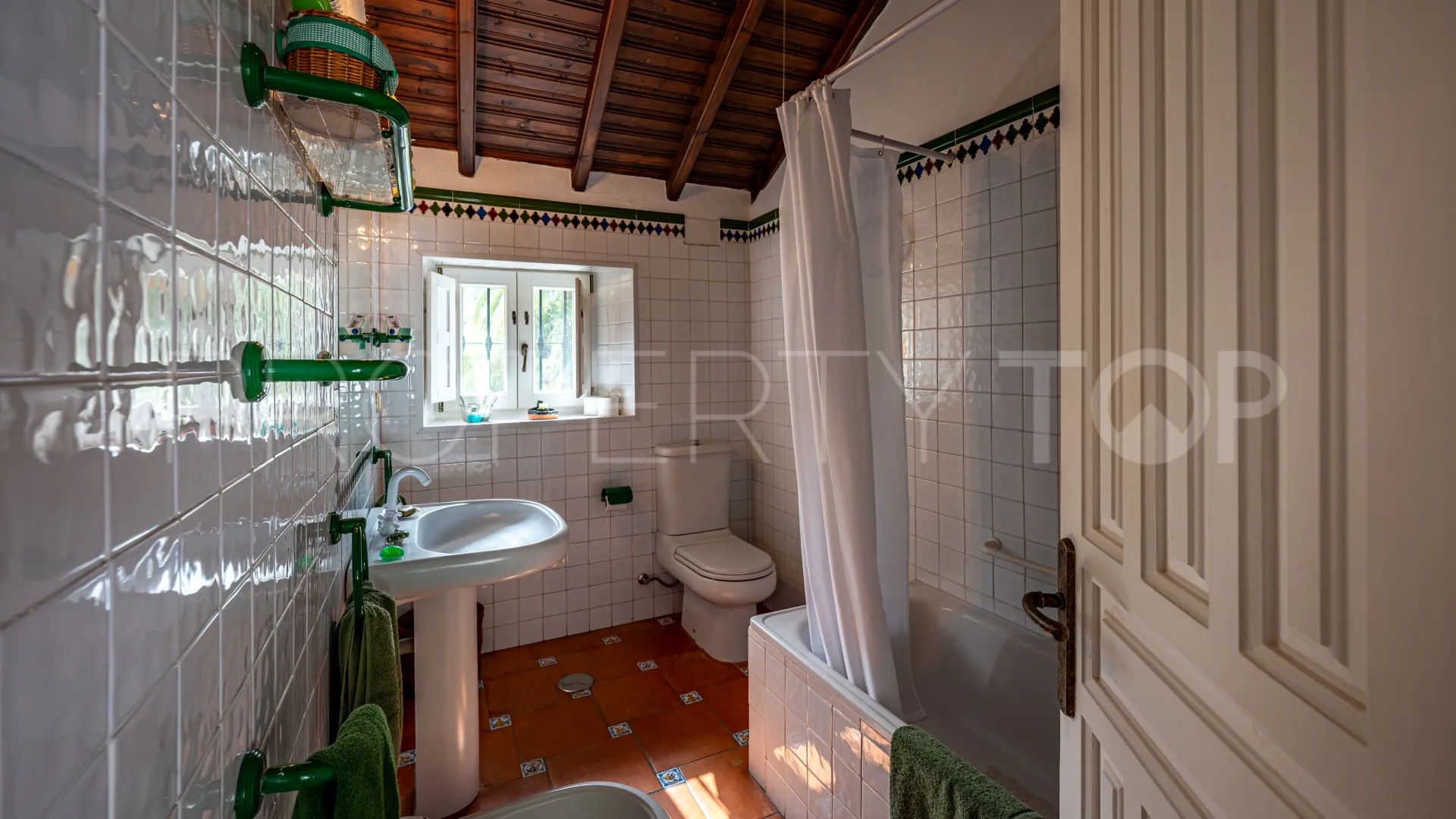 Comprar cortijo de 8 dormitorios en Gaucin