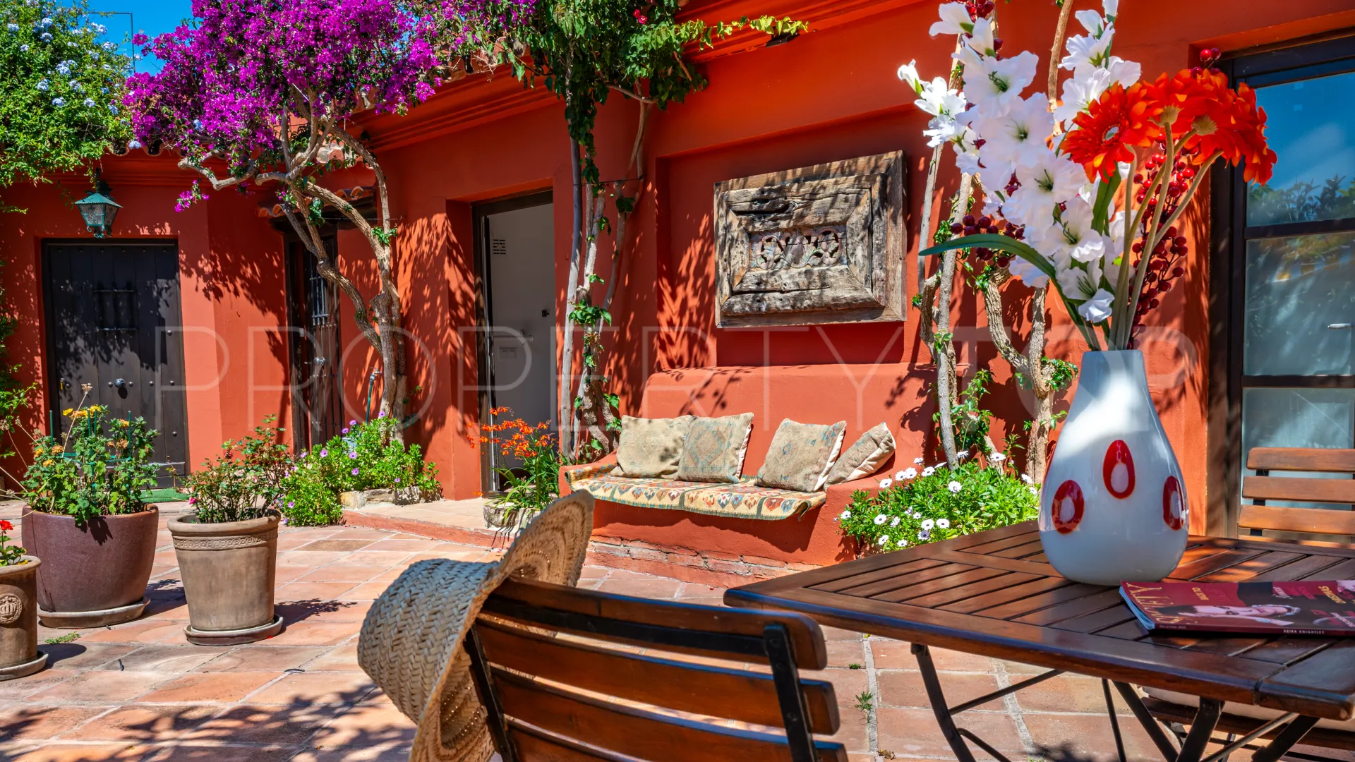 Buy villa in Los Reales - Sierra Estepona with 7 bedrooms