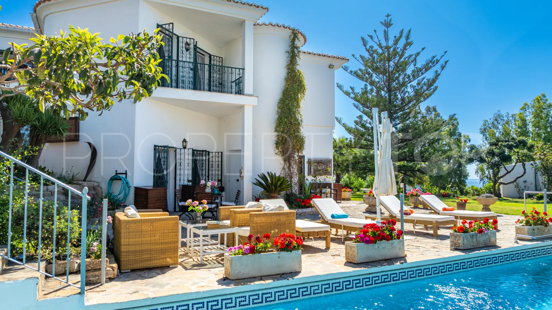 Buy villa in Los Reales - Sierra Estepona with 7 bedrooms