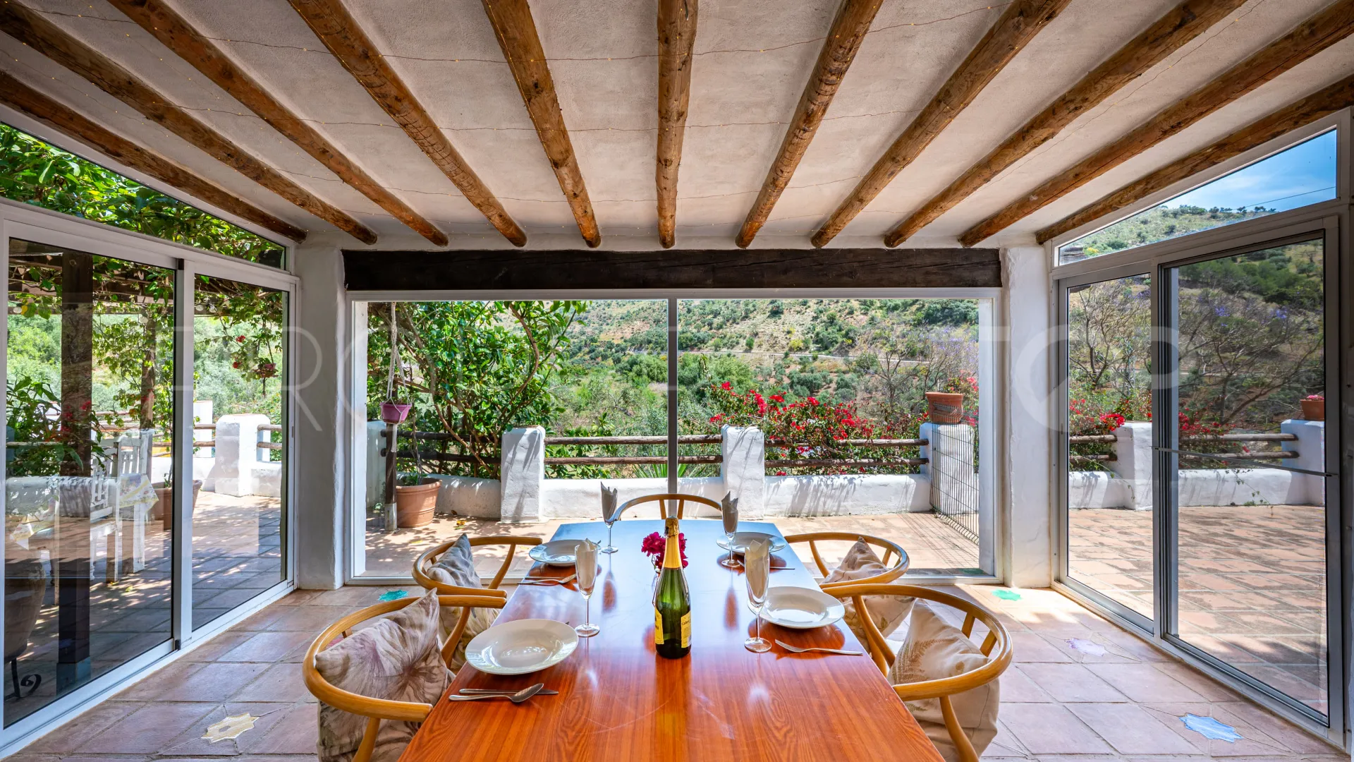 Se vende finca en Almogia de 7 dormitorios