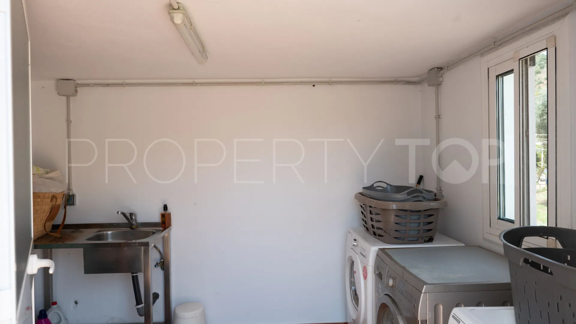 Se vende finca en Almogia de 7 dormitorios