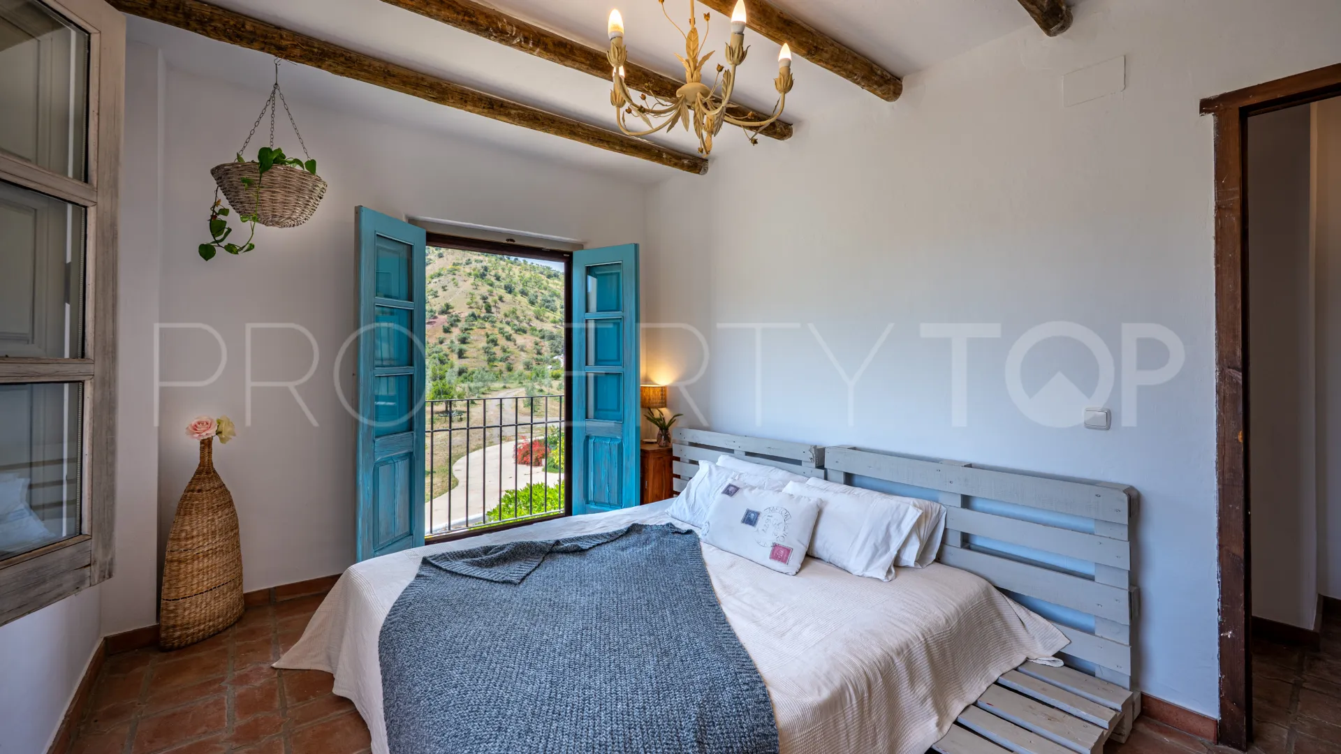 Se vende finca en Almogia de 7 dormitorios